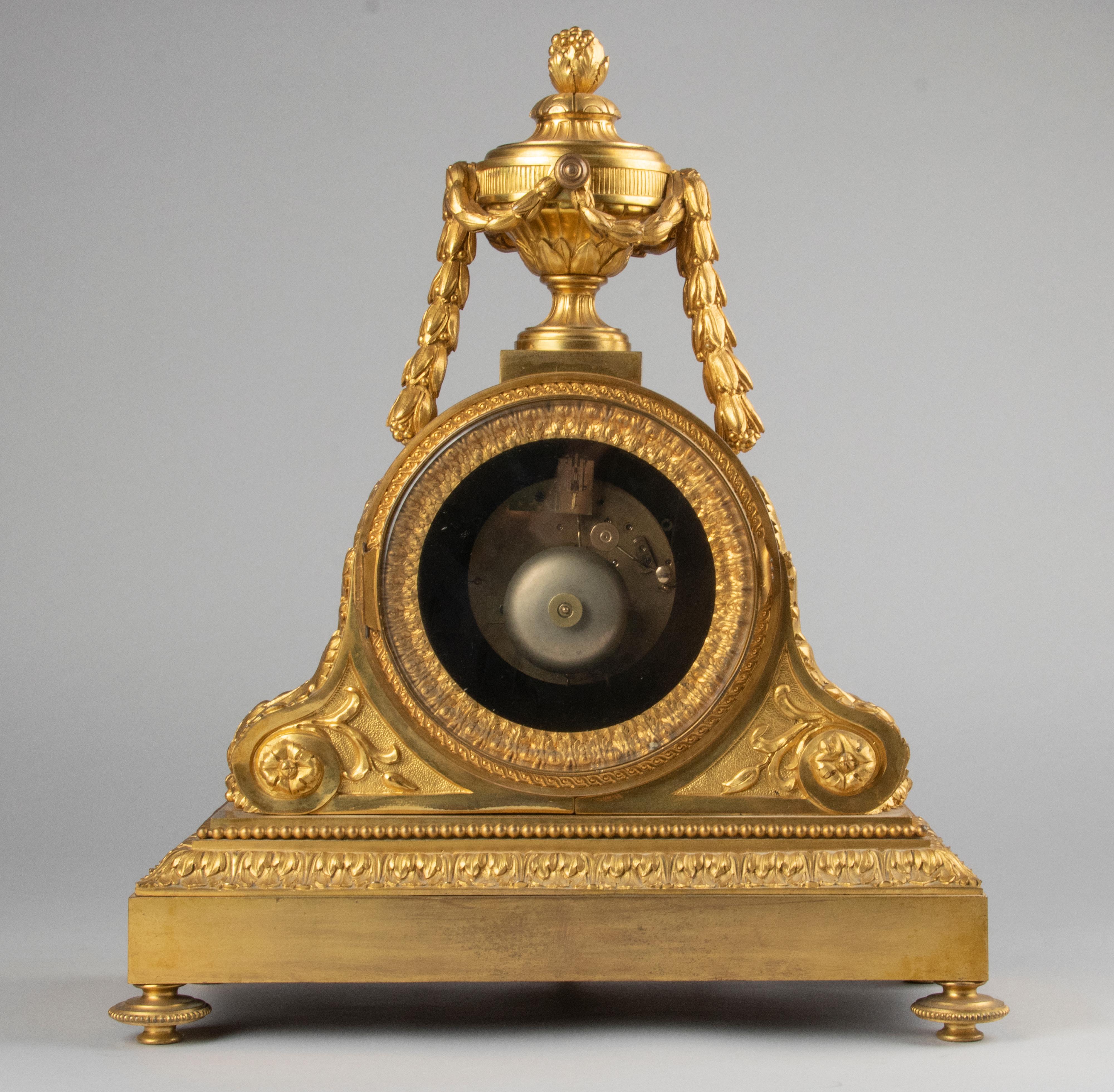 Große Bronze-Goldbronze-Kaminuhr im Louis-XVI-Stil des 19. Jahrhunderts, Guibal Paris im Angebot 11