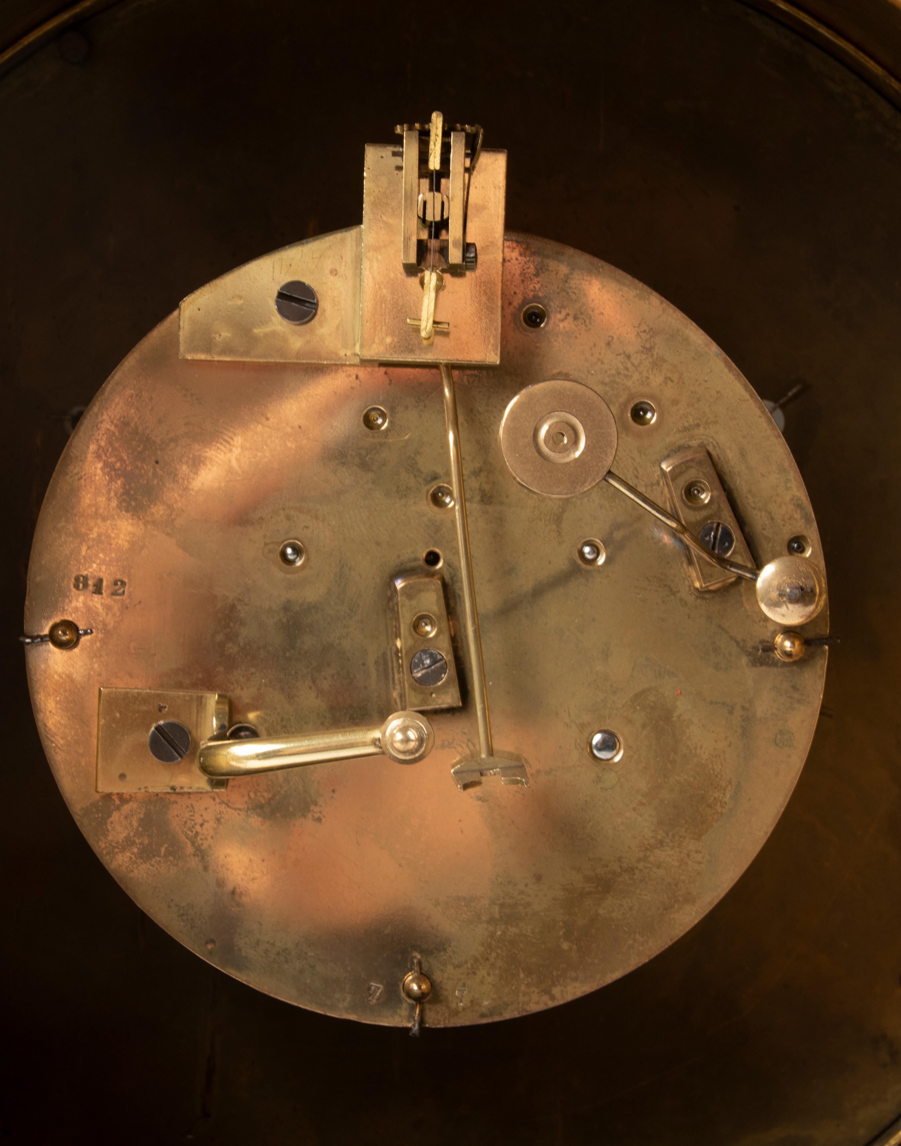 Grande horloge de cheminée de style Louis XVI du 19ème siècle en bronze et bronze doré Guibal Paris en vente 12