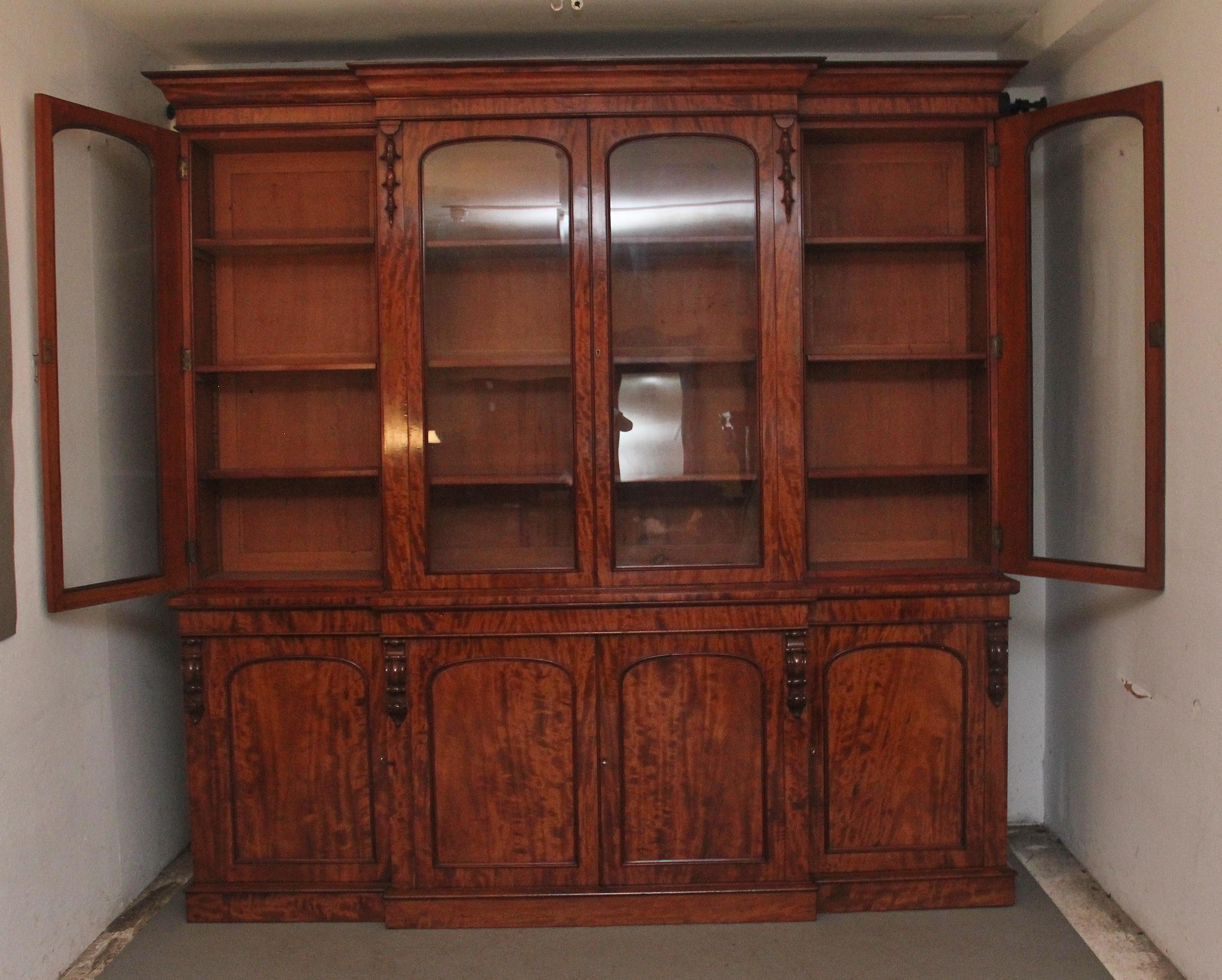 British large 19th Century mahogany breakfront bookcase
