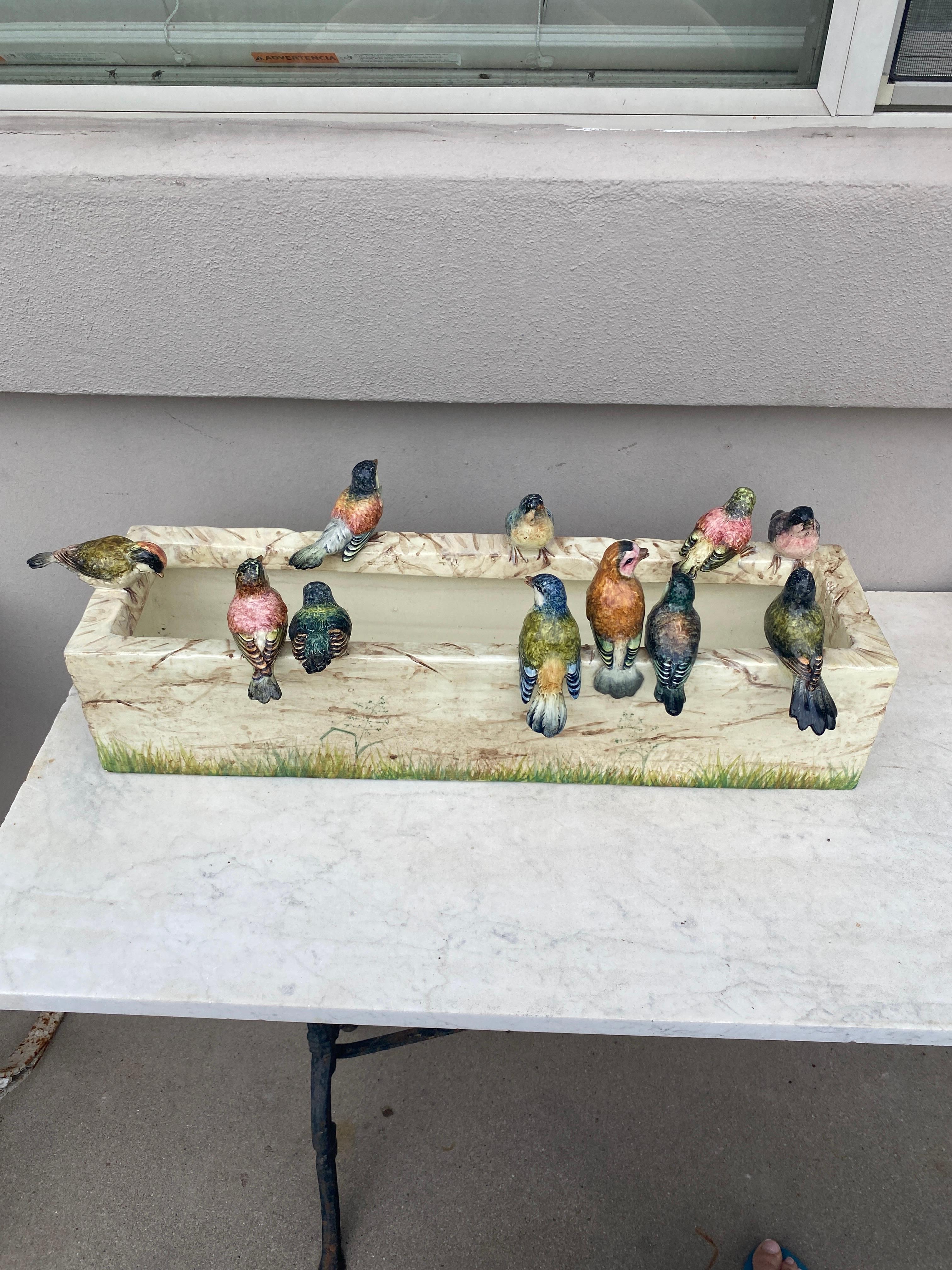 Large Majolica jardinière planter with birds Delphin Massier, circa 1890.
Measures: 25