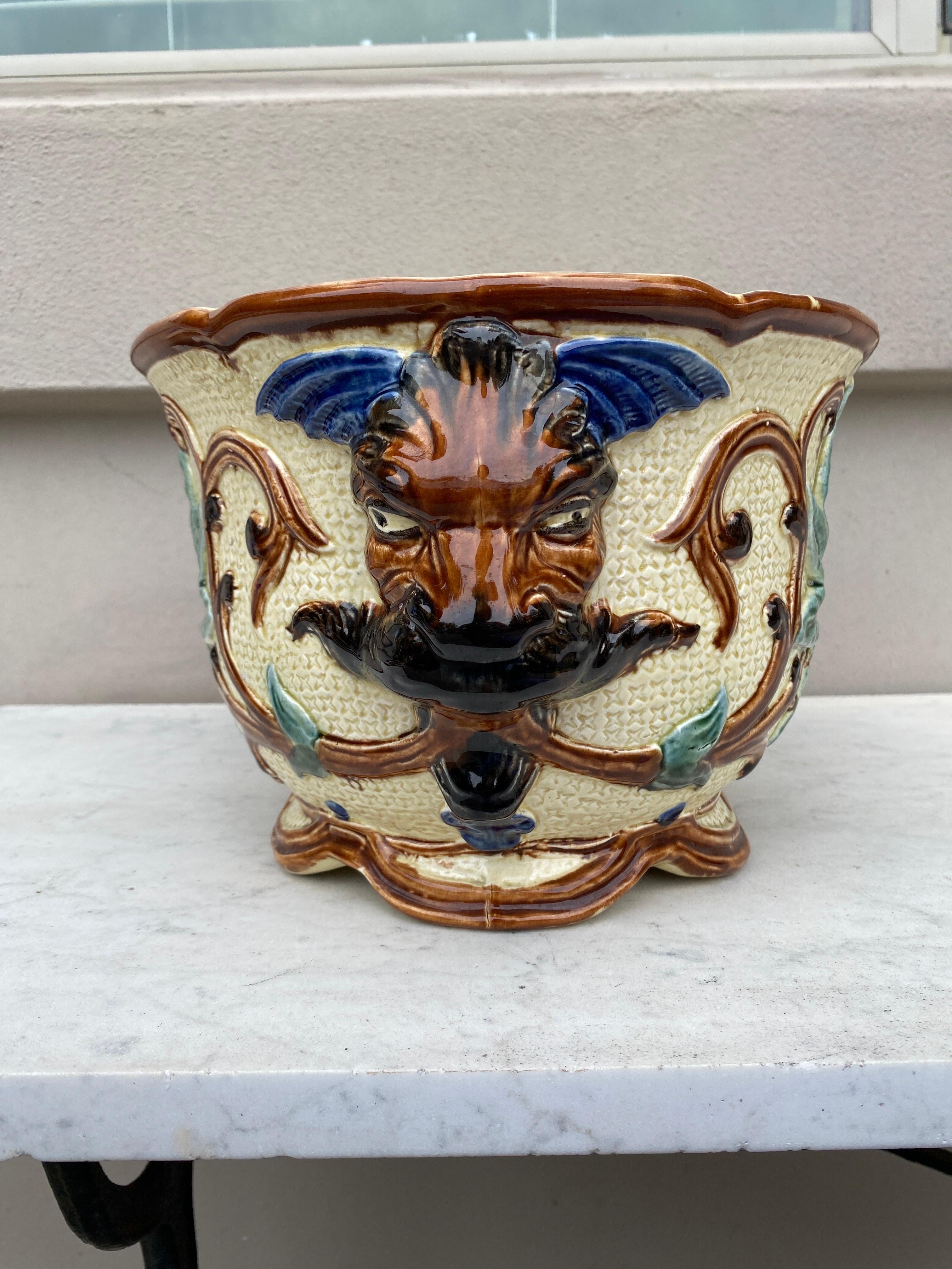 Large 19th Century Majolica Jardinière Leaves Wasmuel In Good Condition In Austin, TX