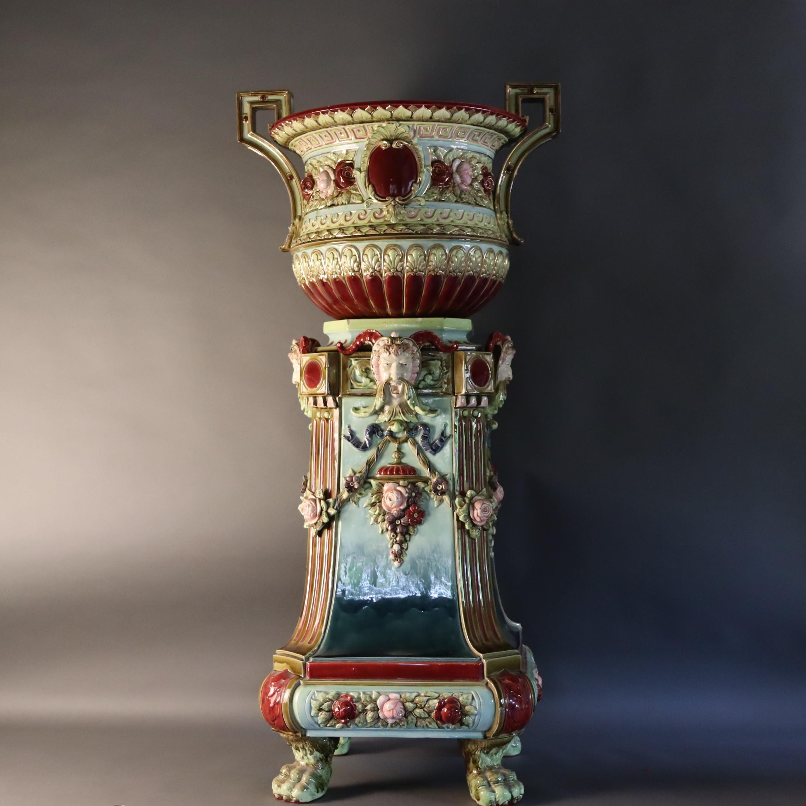 Gran jardinera de mayólica del siglo XIX sobre soporte. Victoriano en venta