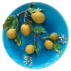 Plato de pared grande de mayólica de limones del siglo XIX