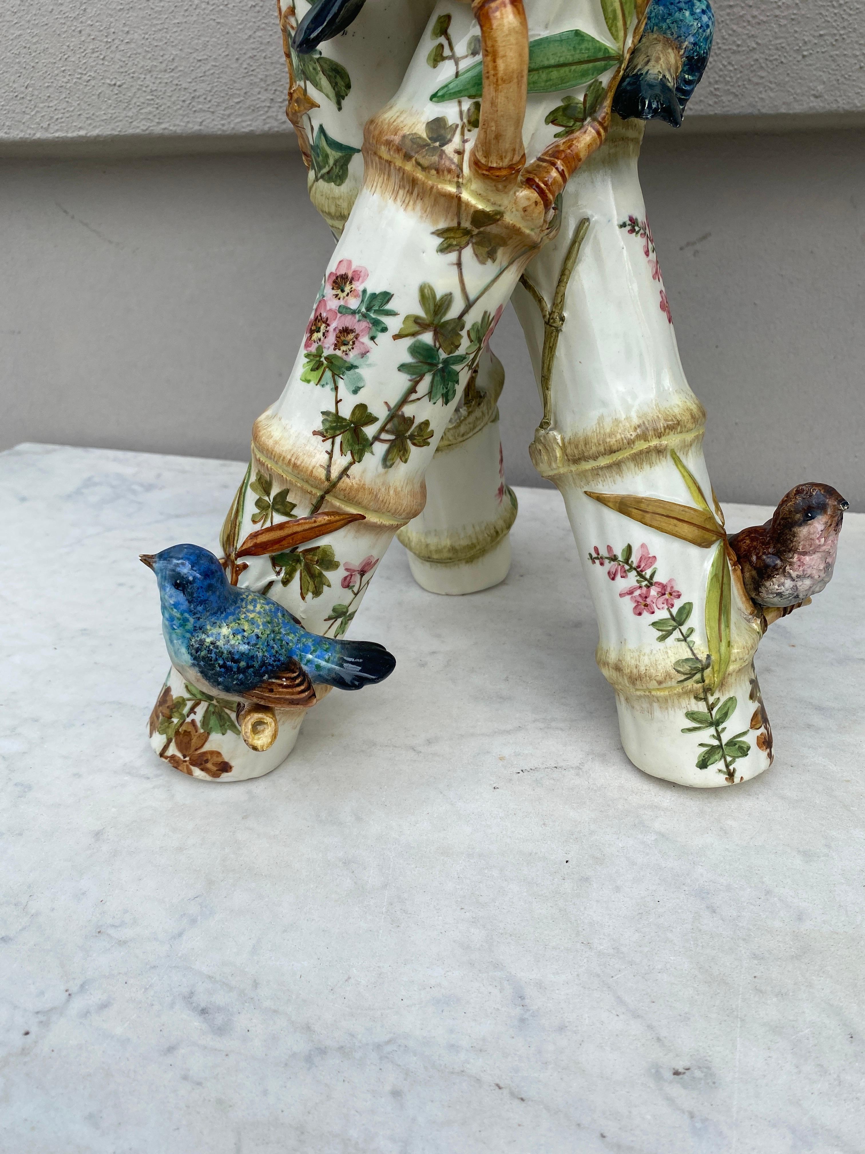 Grand vase en majolique du 19ème siècle avec oiseaux Delphin Massier en vente 3