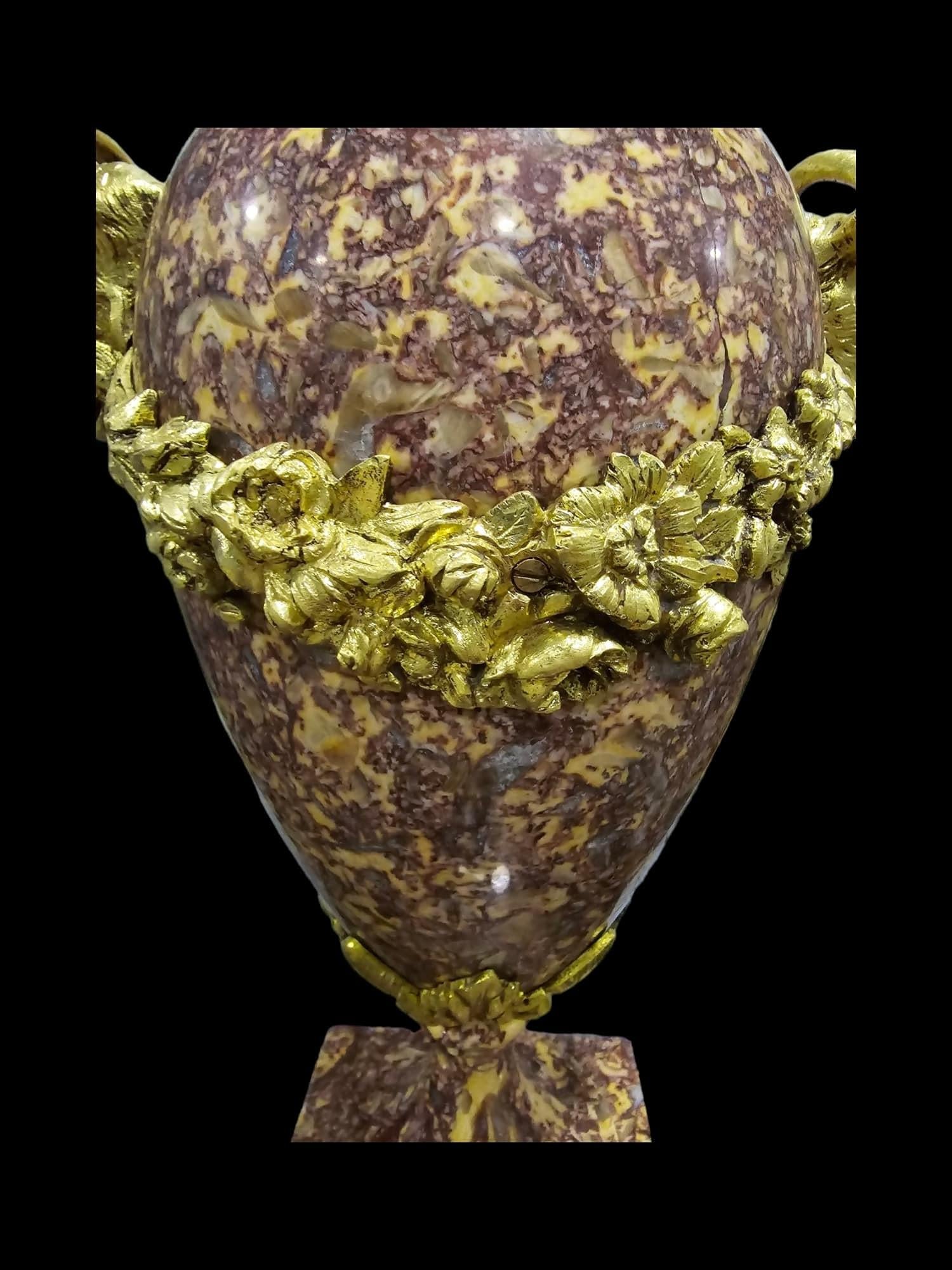 Grande vaso in marmo e bronzo del XIX secolo in vendita 6