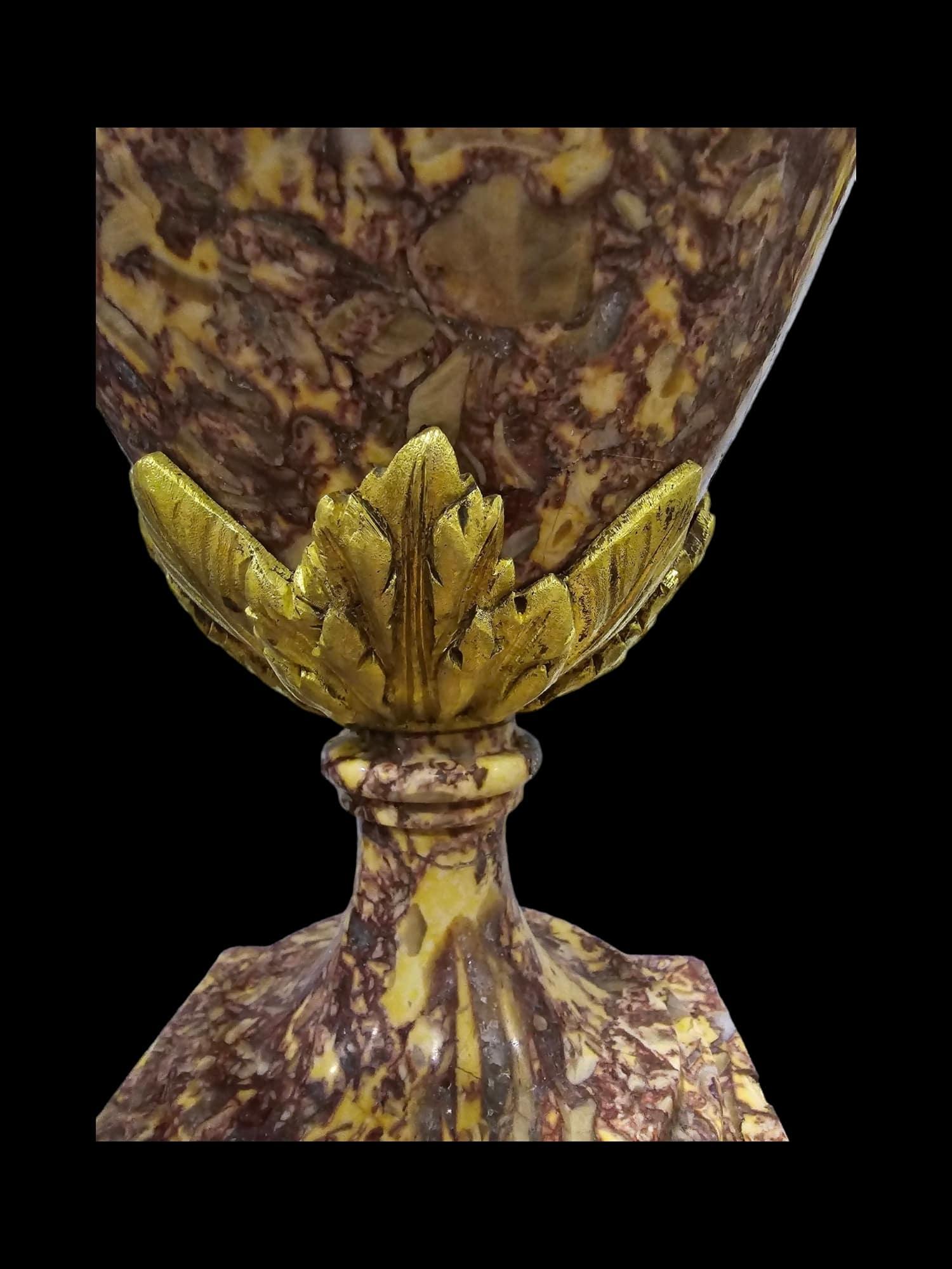 Grande vaso in marmo e bronzo del XIX secolo in vendita 5