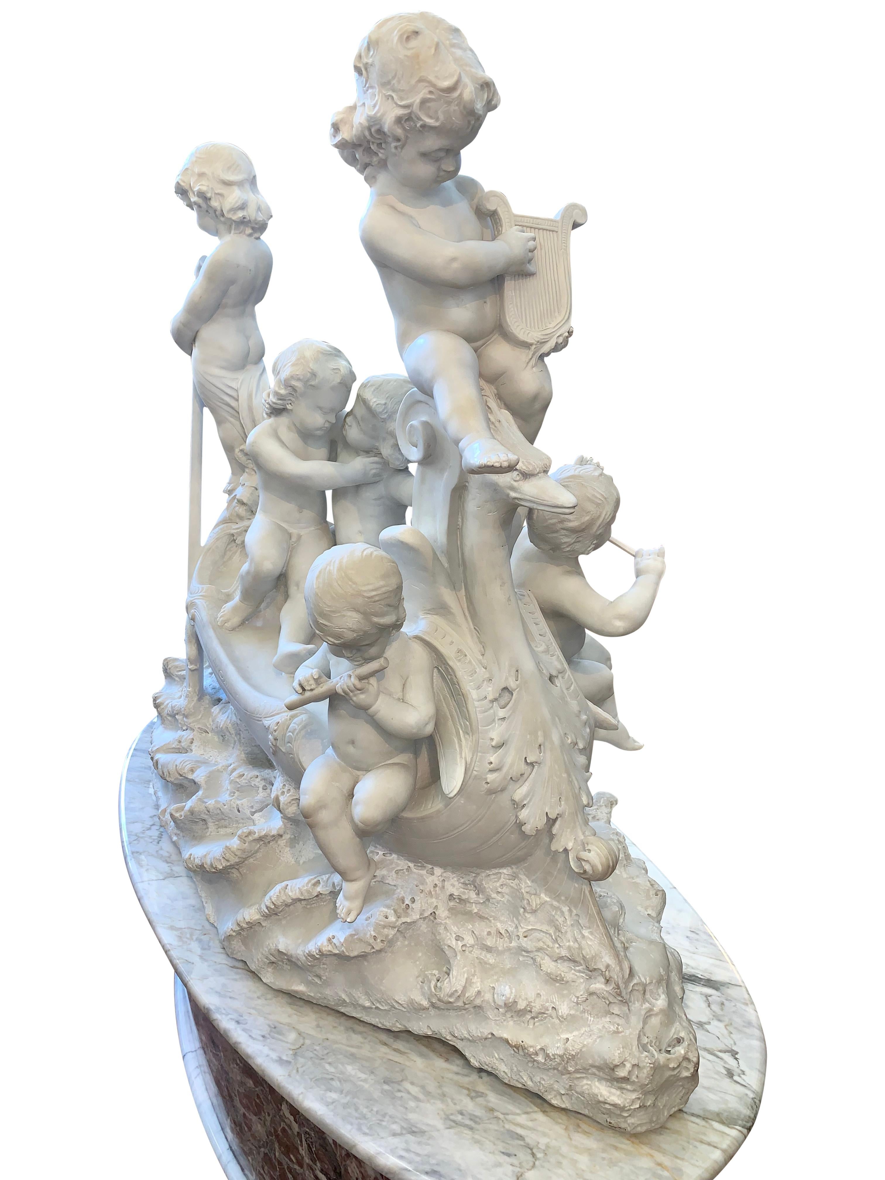 XIXe siècle Grande sculpture en marbre du 19ème siècle, « Le bateau d'amour » en vente