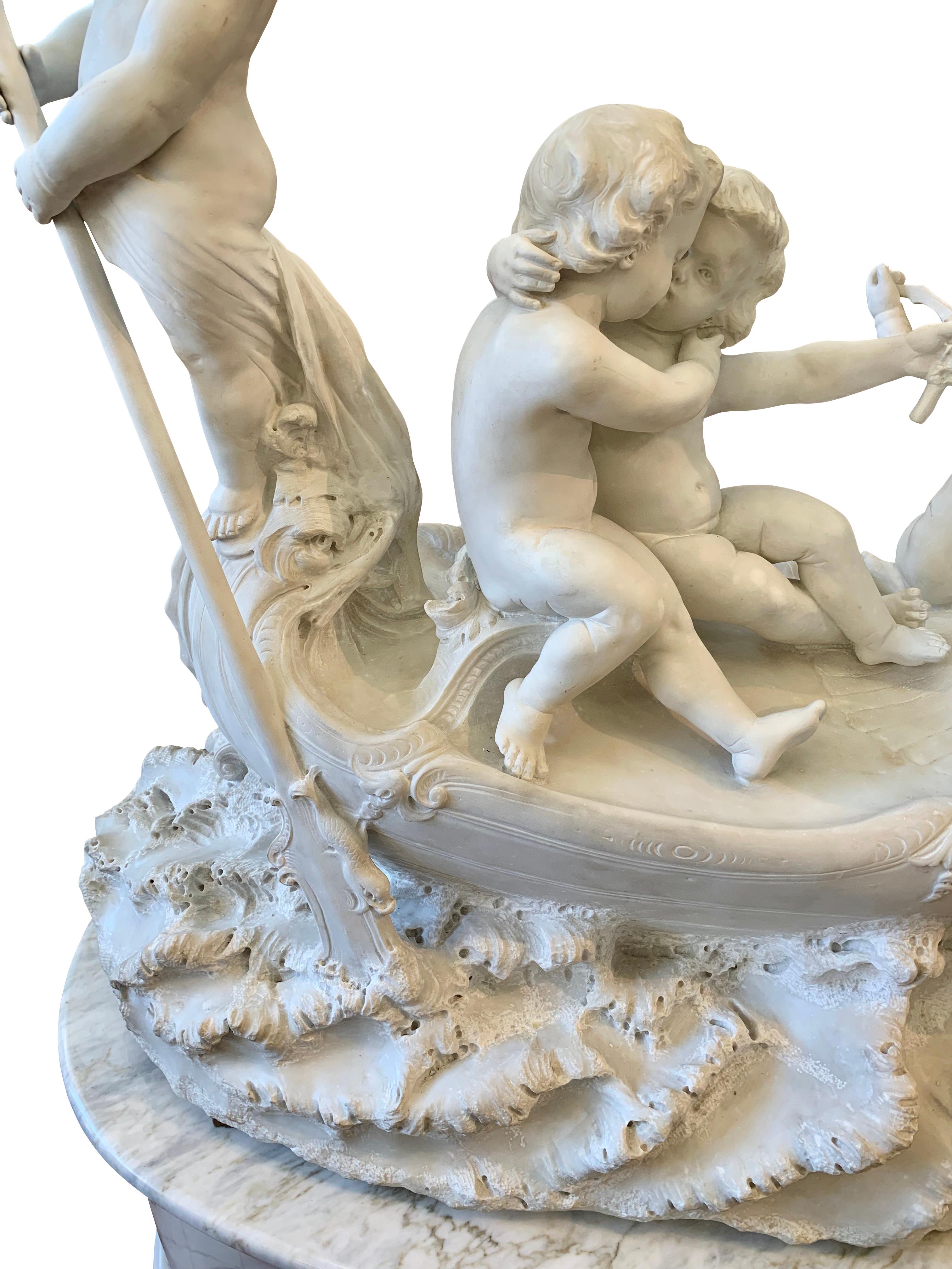 Grande sculpture en marbre du 19ème siècle, « Le bateau d'amour » en vente 3
