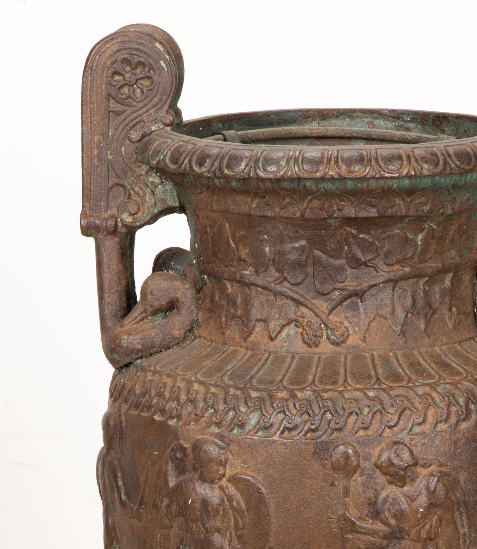 Large 19th Century Neo-Classical Cast Iron Urn For Sale 1