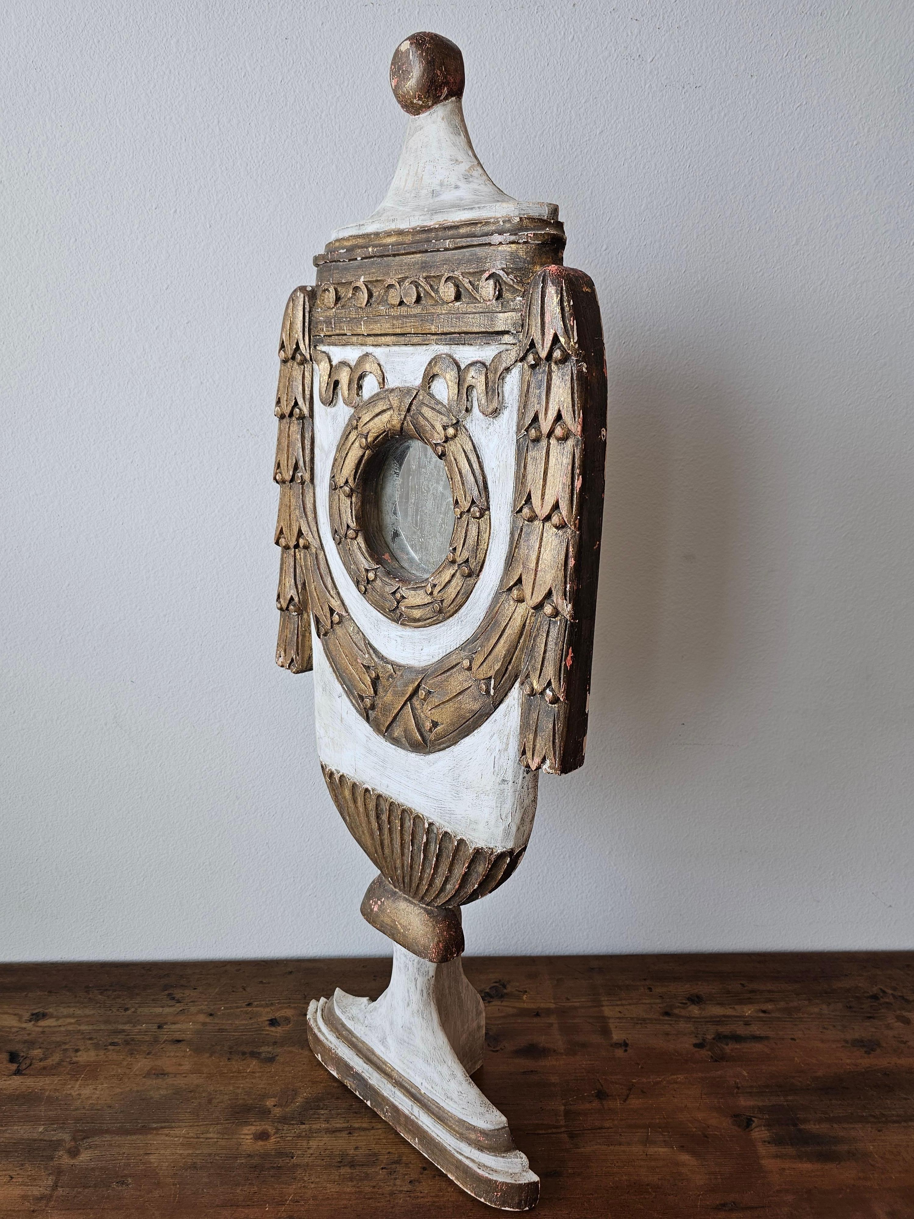 Large 19th Century Neoclassical Carved Painted Gilt Wood Mirrored Urn Statue For Sale 7