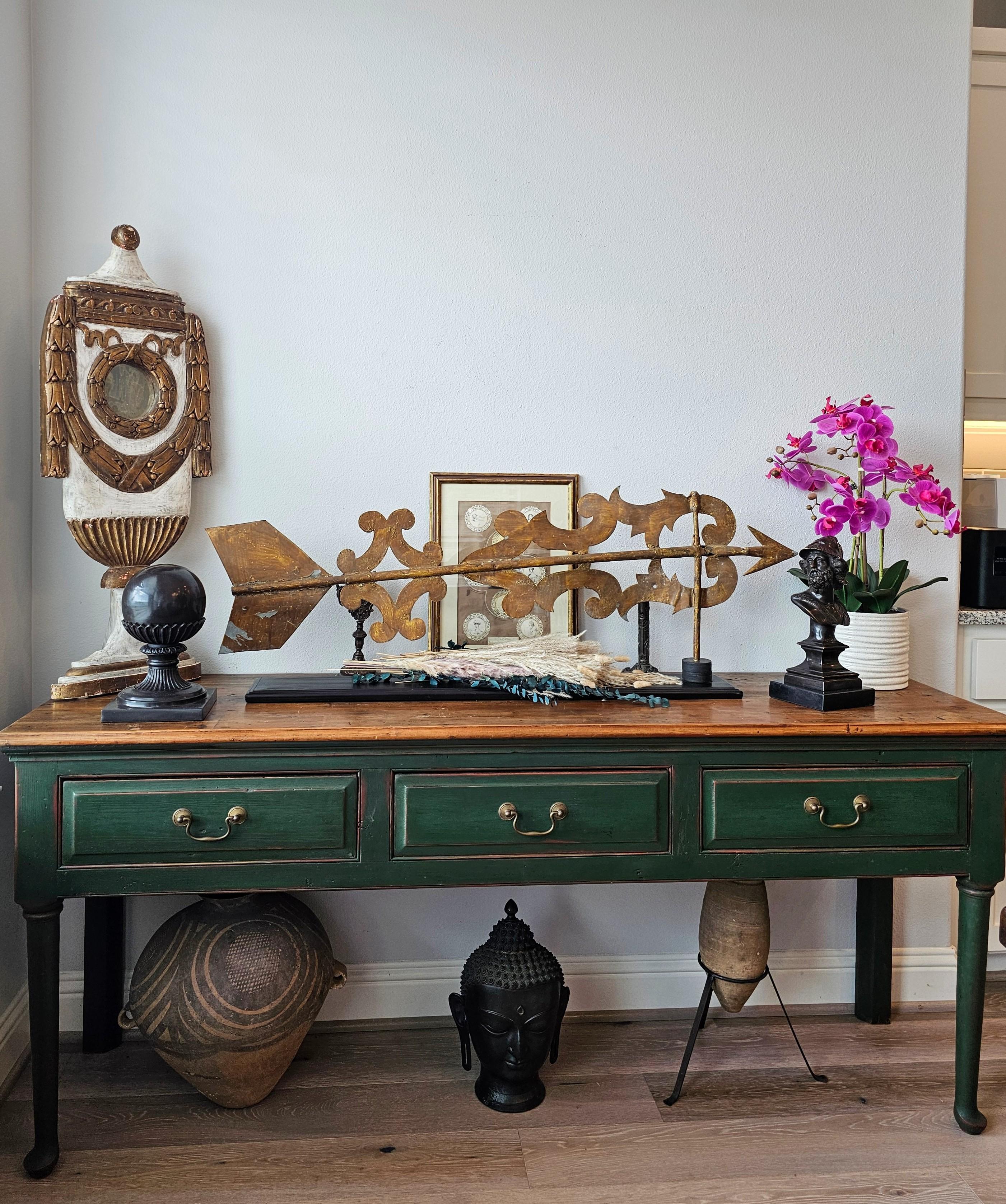 Large 19th Century Neoclassical Carved Painted Gilt Wood Mirrored Urn Statue For Sale 13