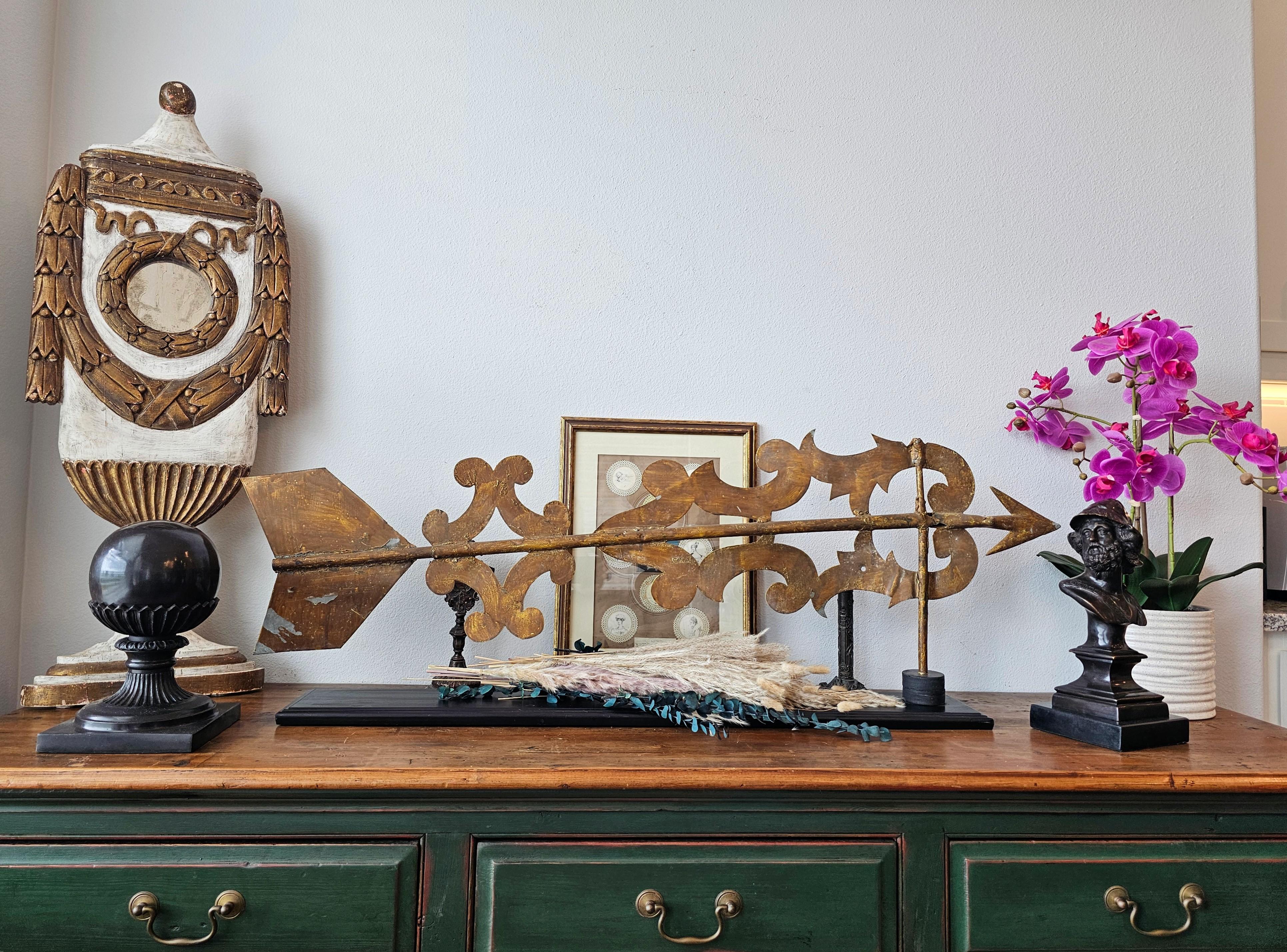 Large 19th Century Neoclassical Carved Painted Gilt Wood Mirrored Urn Statue For Sale 14