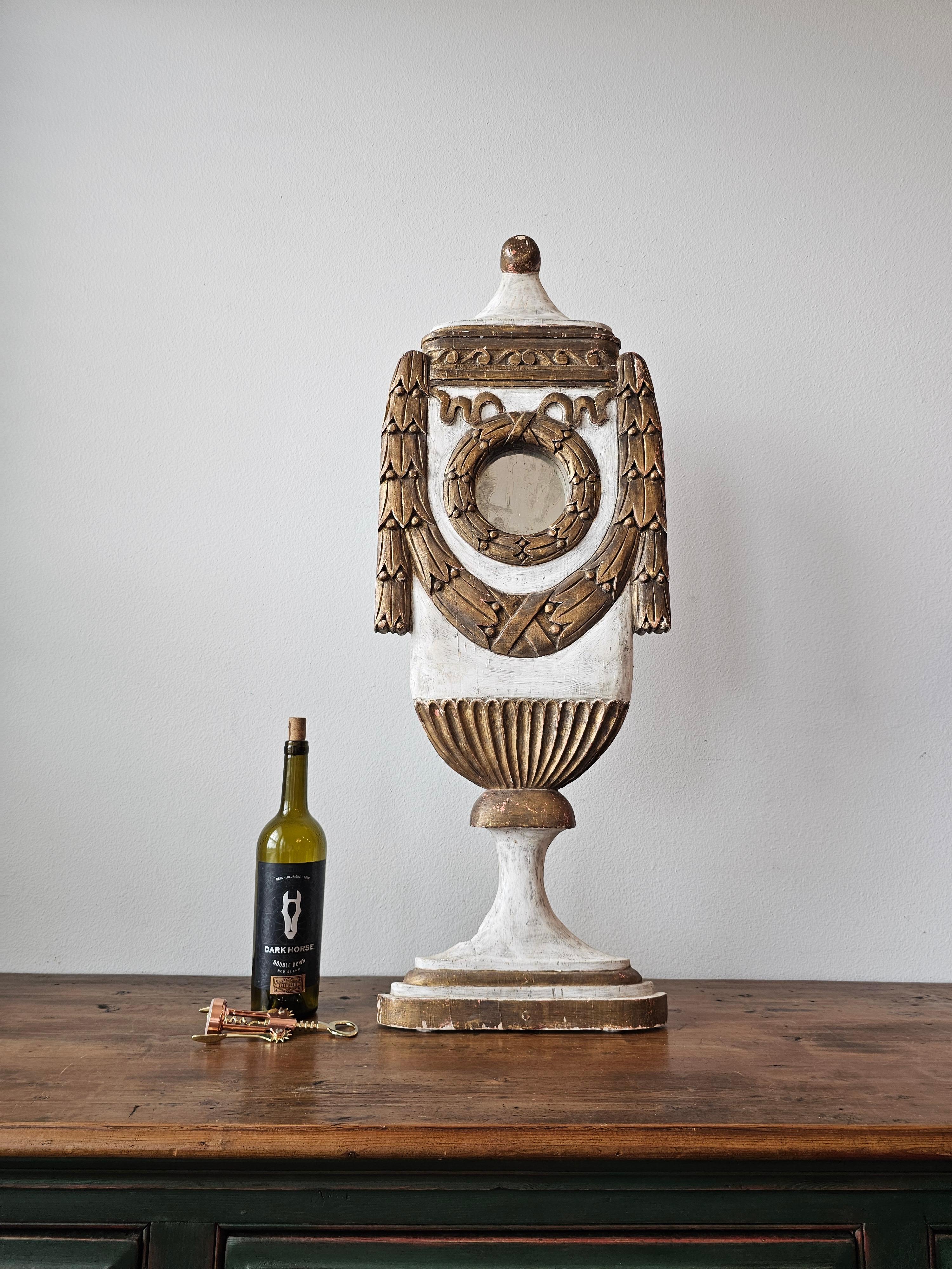 European Large 19th Century Neoclassical Carved Painted Gilt Wood Mirrored Urn Statue For Sale