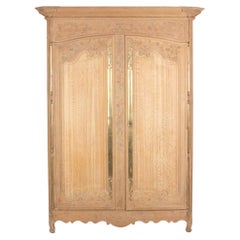 Grande armoire de mariage en chêne normand du XIXe siècle