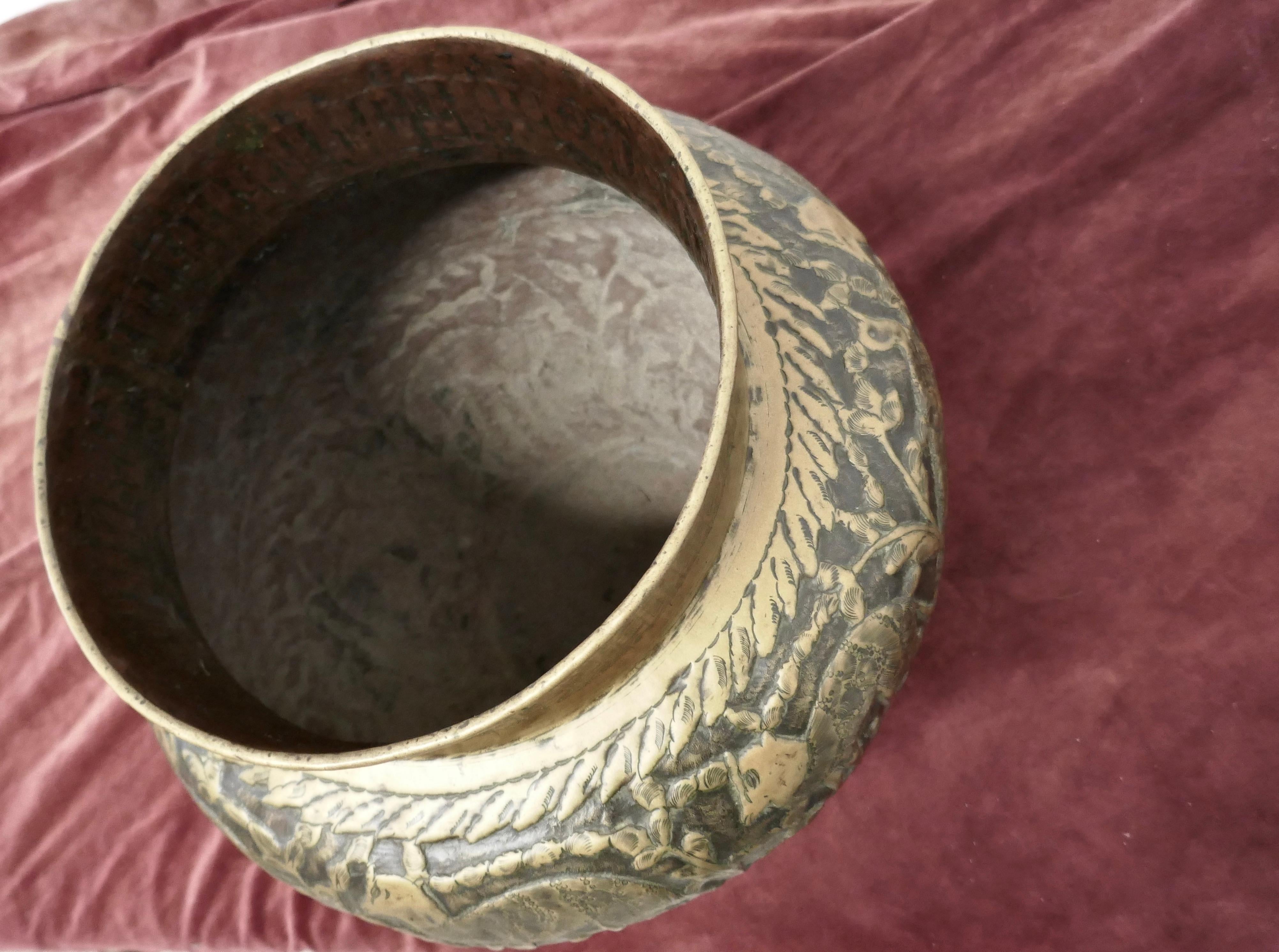 Large 19th Century North African Brass Jardinière Pot In Good Condition In Godshill, Isle of Wight
