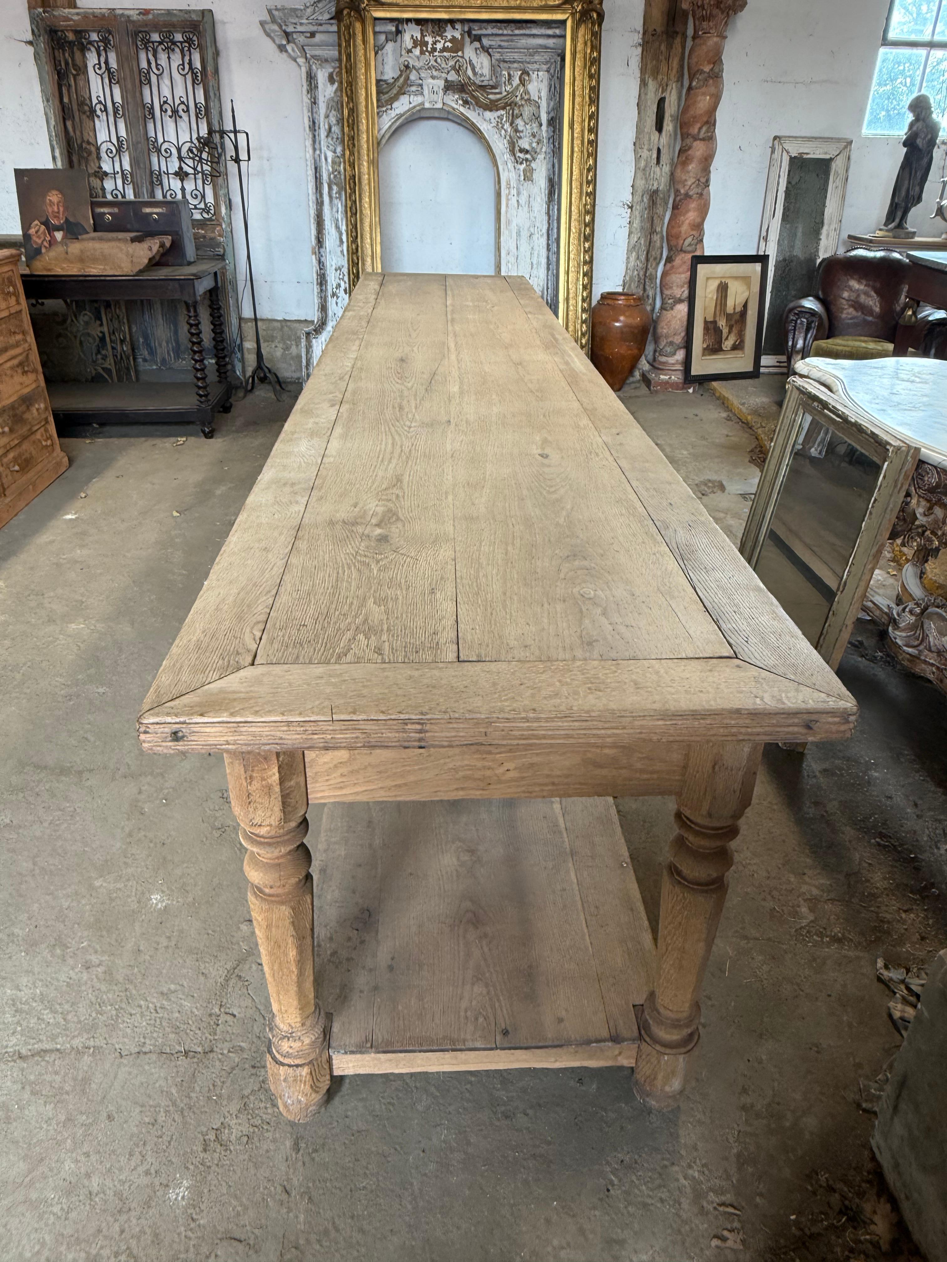 Großer Drapers-Tisch aus Eiche des 19. (Eichenholz) im Angebot