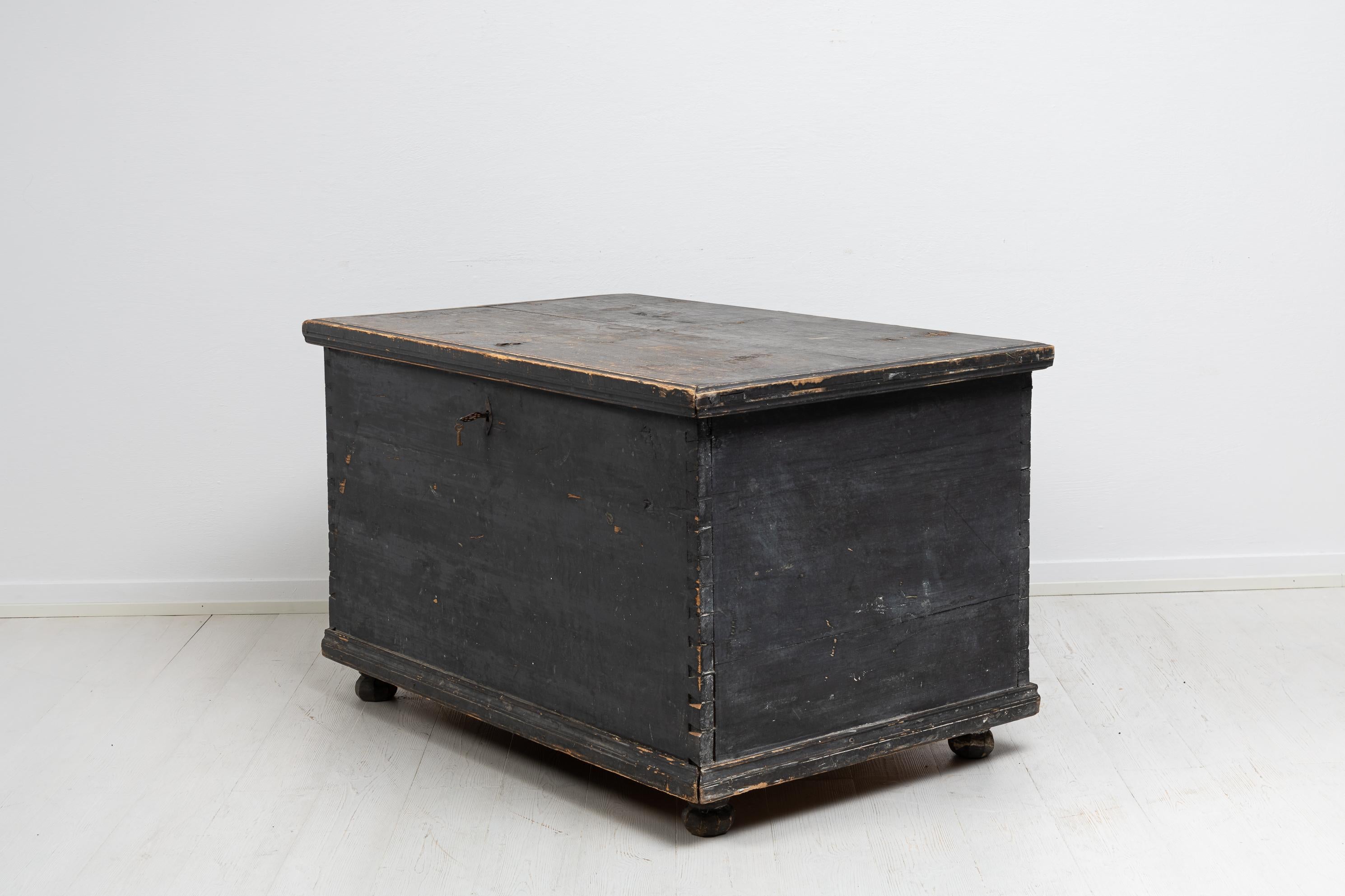 Hand-Crafted Large 19th Century Original Swedish Painted Hope Chest For Sale