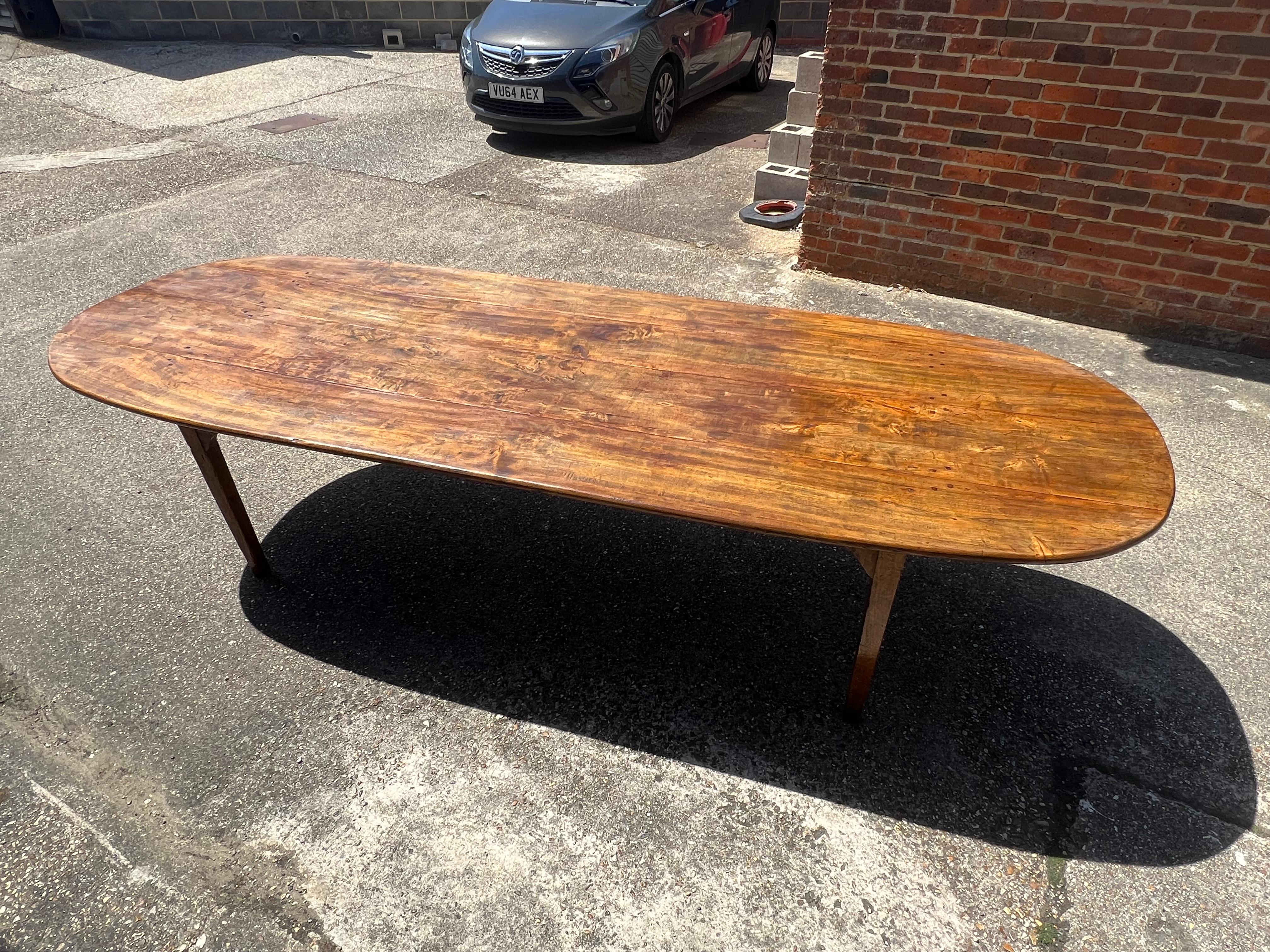 Large 19th Century, Oval Ended Farmhouse Table In Good Condition In Billingshurst, GB