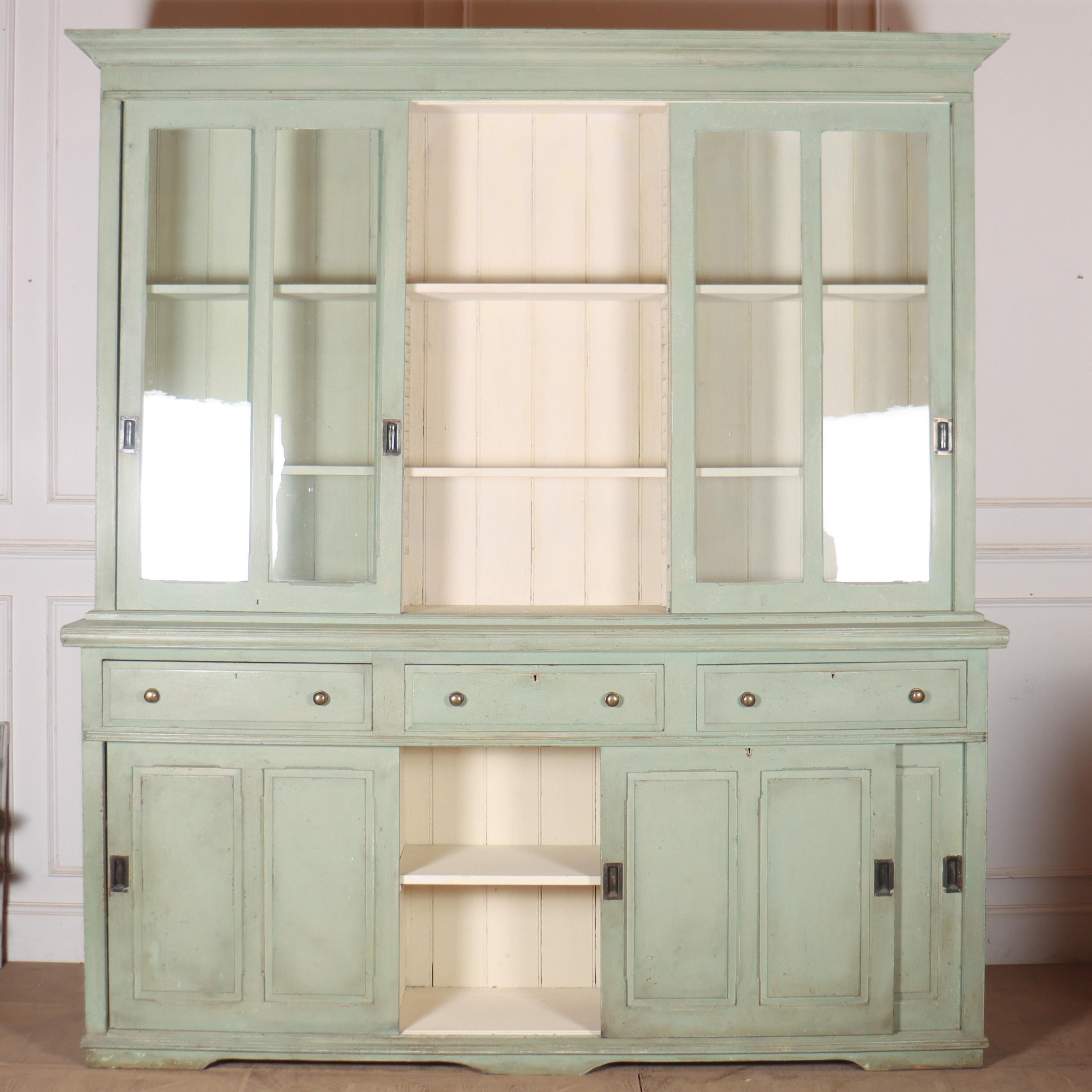 Grande cassettone da cucina dipinto del XIX secolo in vendita 4