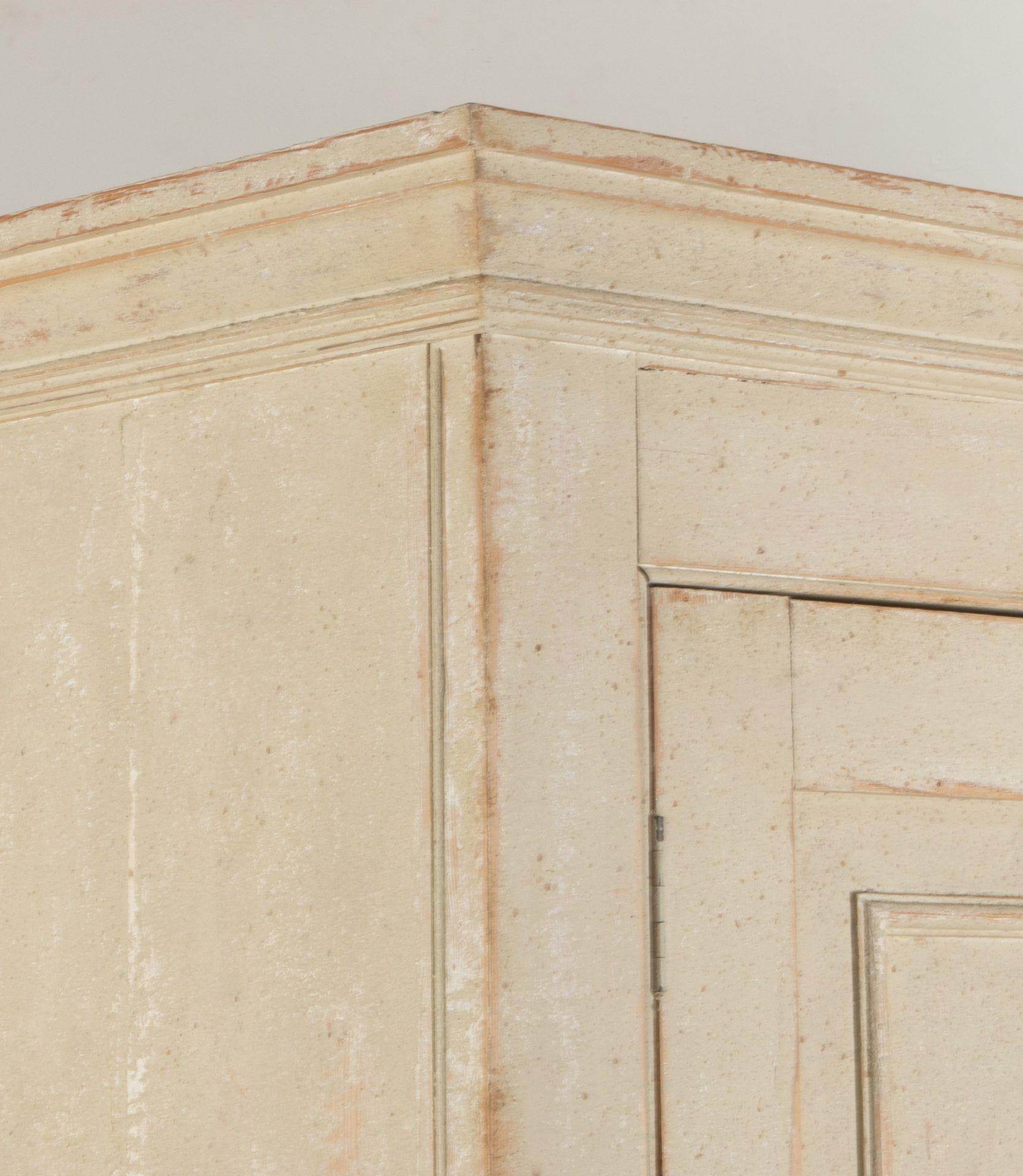 Large 19th Century Painted Pine Housekeepers Cupboard For Sale 9