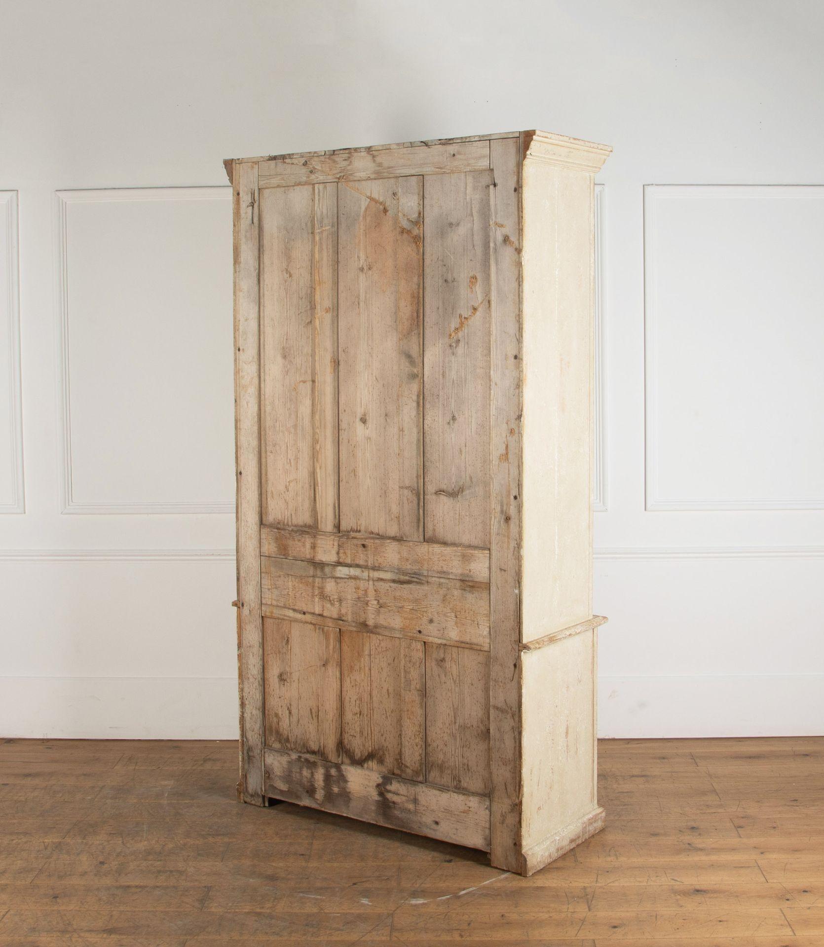 Large 19th Century Painted Pine Housekeepers Cupboard In Good Condition For Sale In Gloucestershire, GB