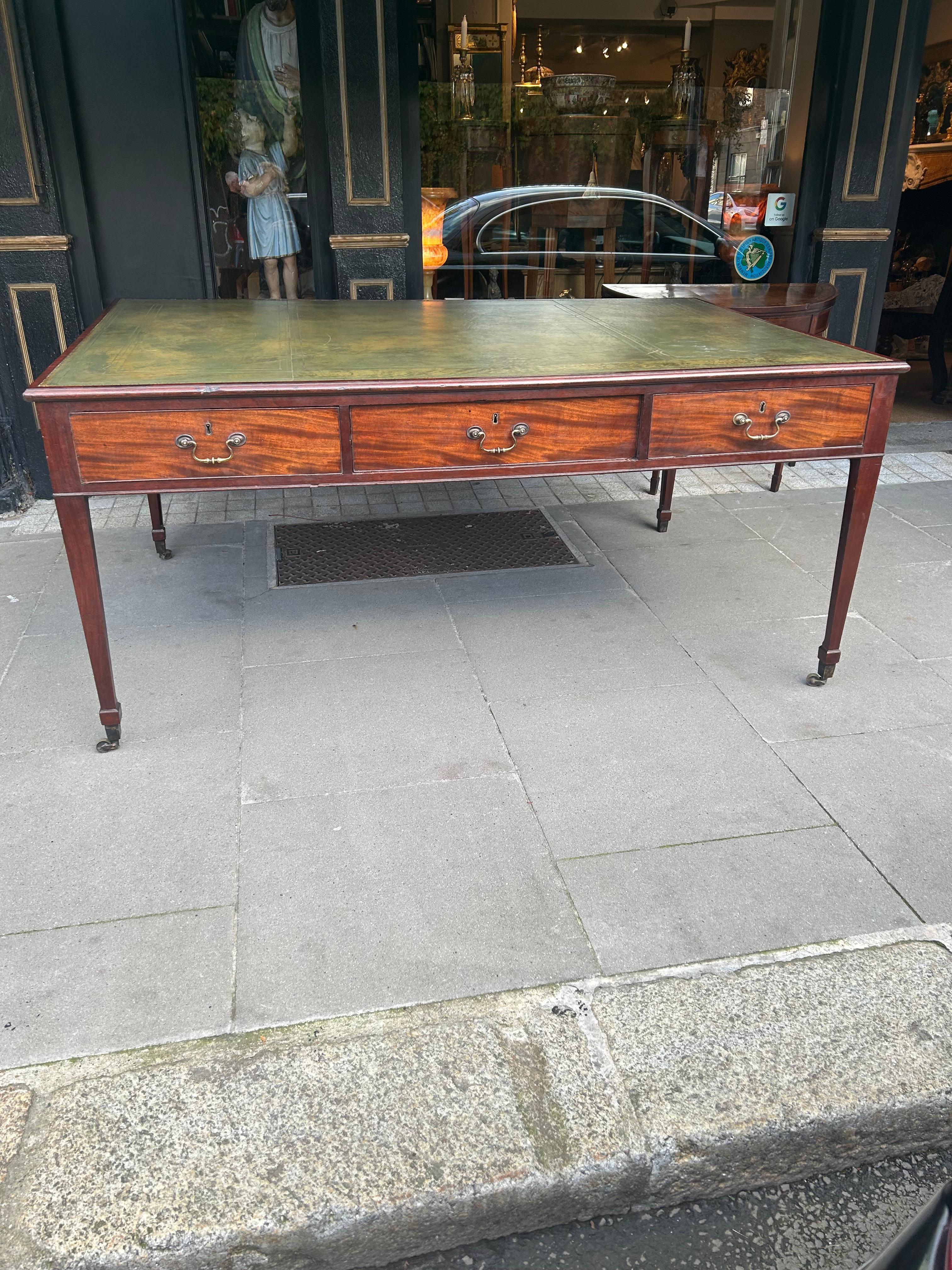 Large 19th Century Partners Library Table In Excellent Condition For Sale In Dublin 8, IE
