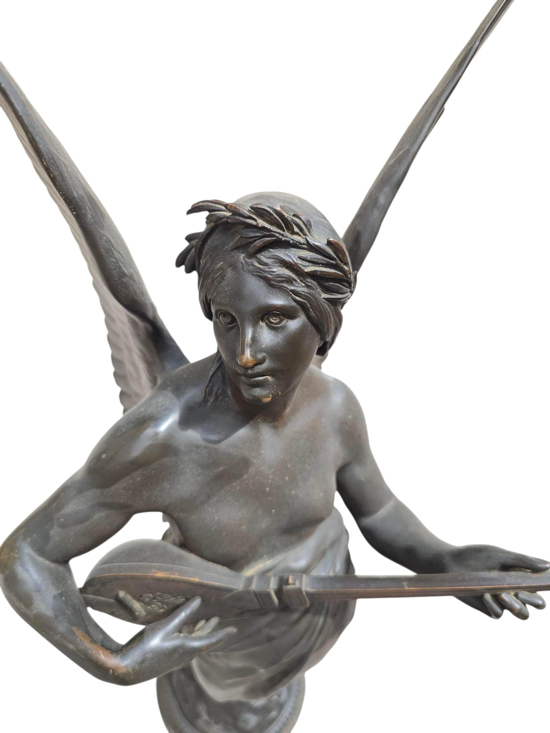 Gran Alegoría de la Música en Bronce Patinado del Siglo XIX Firmado E. Picault Fines del siglo XIX en venta