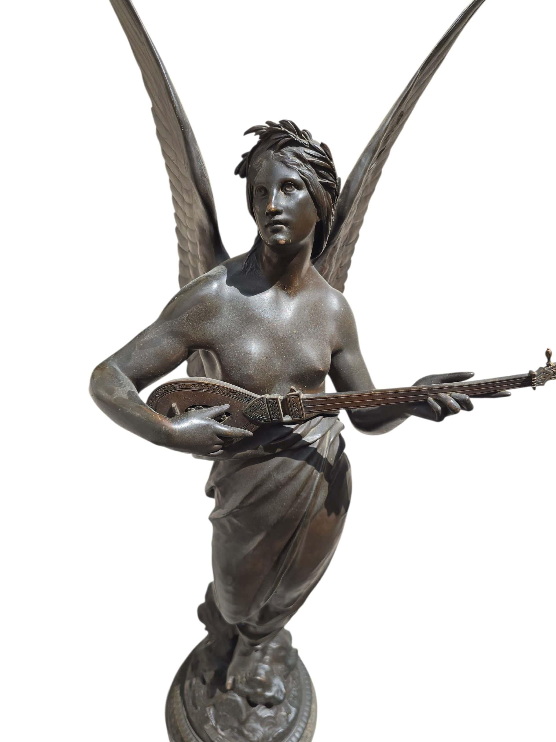 Gran Alegoría de la Música en Bronce Patinado del Siglo XIX Firmado E. Picault en venta 2