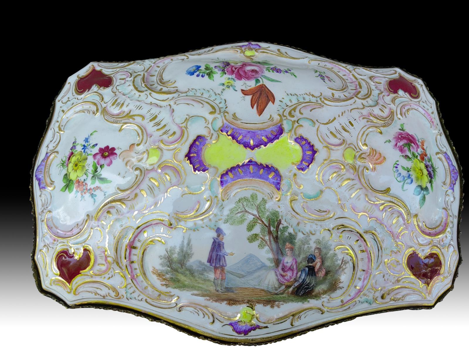 Large 19th Century Porcelain Box 19th Century For Sale 3