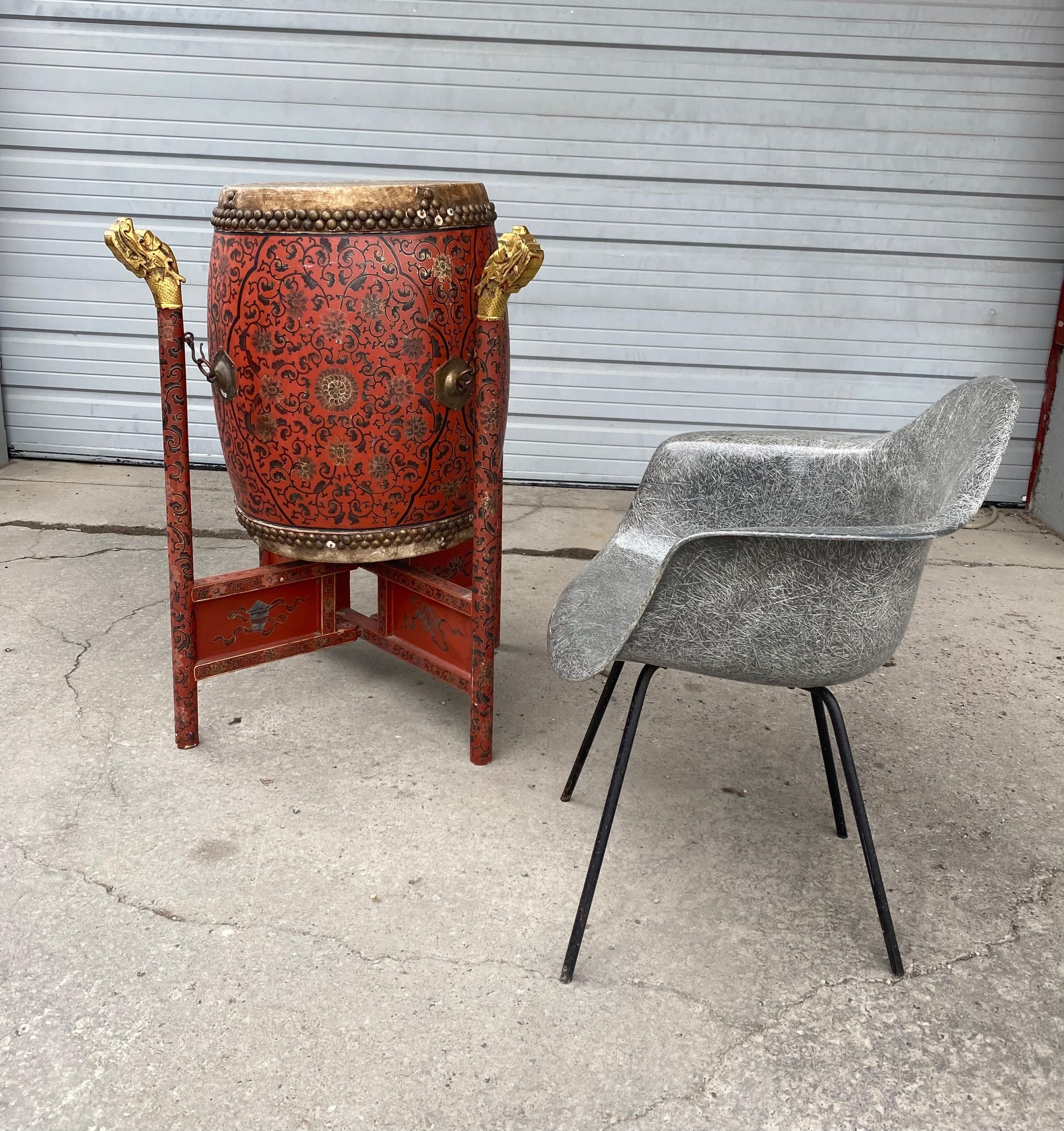 Large 19th Century Qing Dynasty Chinese Ceremonial Lacquered Drum, Dragon Stand 7