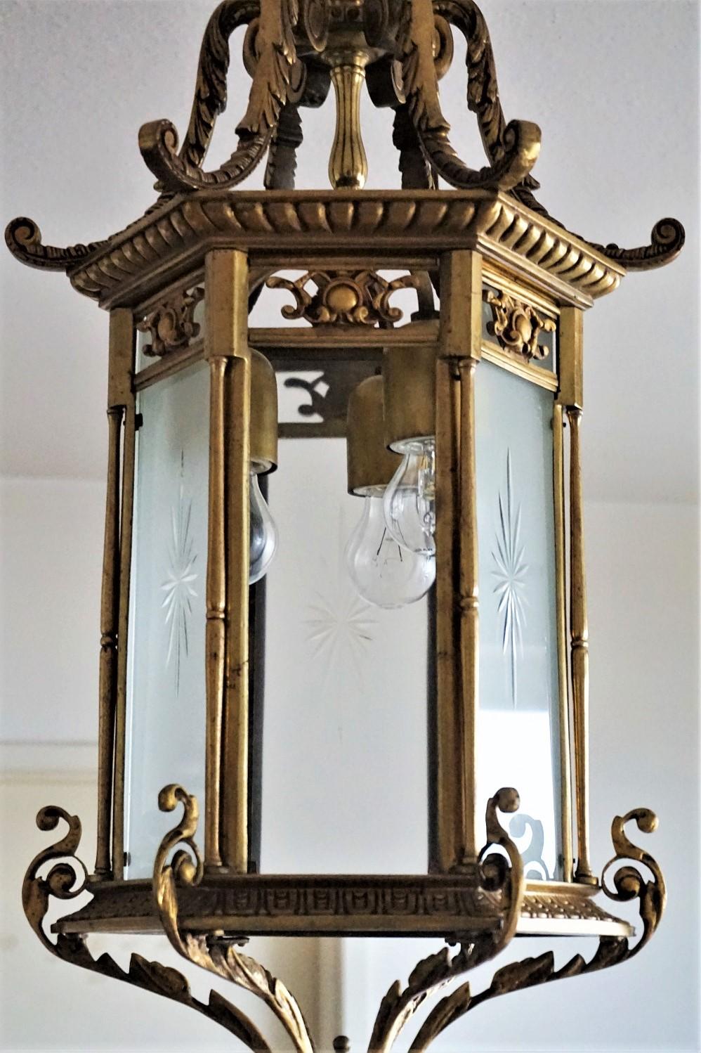 Grande lanterne de style Régence du 19ème siècle en bronze et verre taillé en vente 4