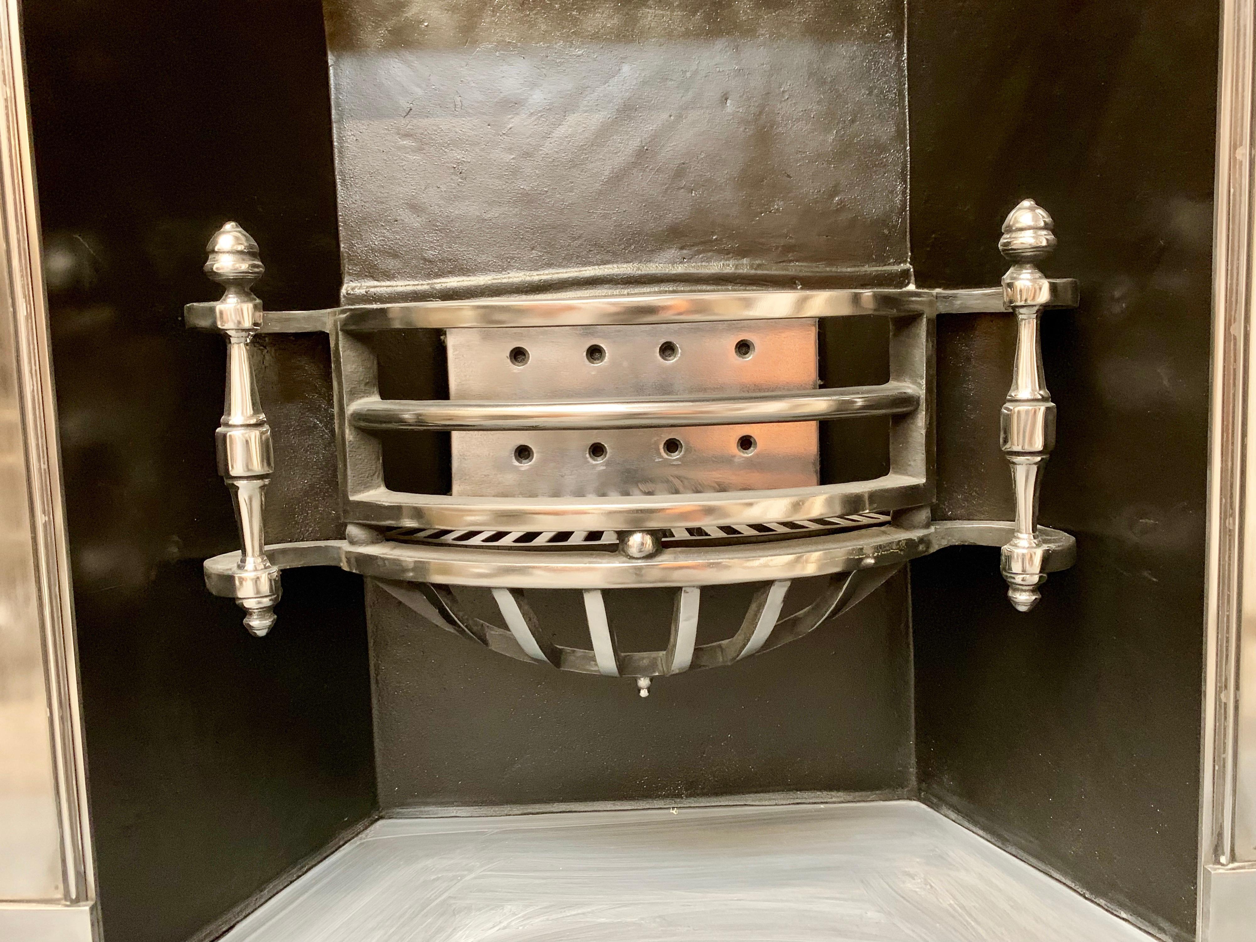 Large 19th Century Regency Style Polished Steel Fireplace Insert In Good Condition In Edinburgh, GB