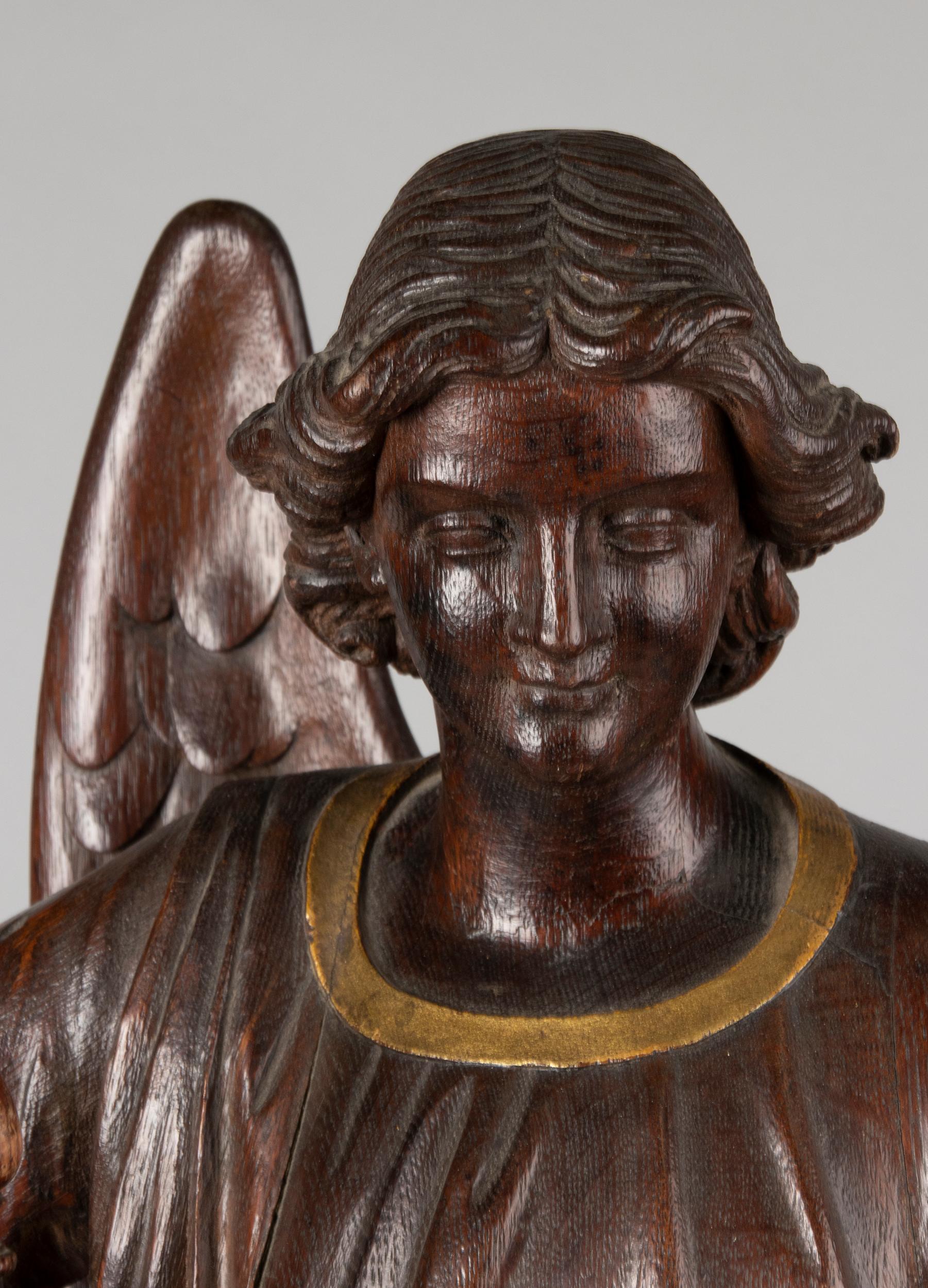 Large 19th Century Religious Oak Sculpture of Angel Gabriel In Good Condition In Casteren, Noord-Brabant