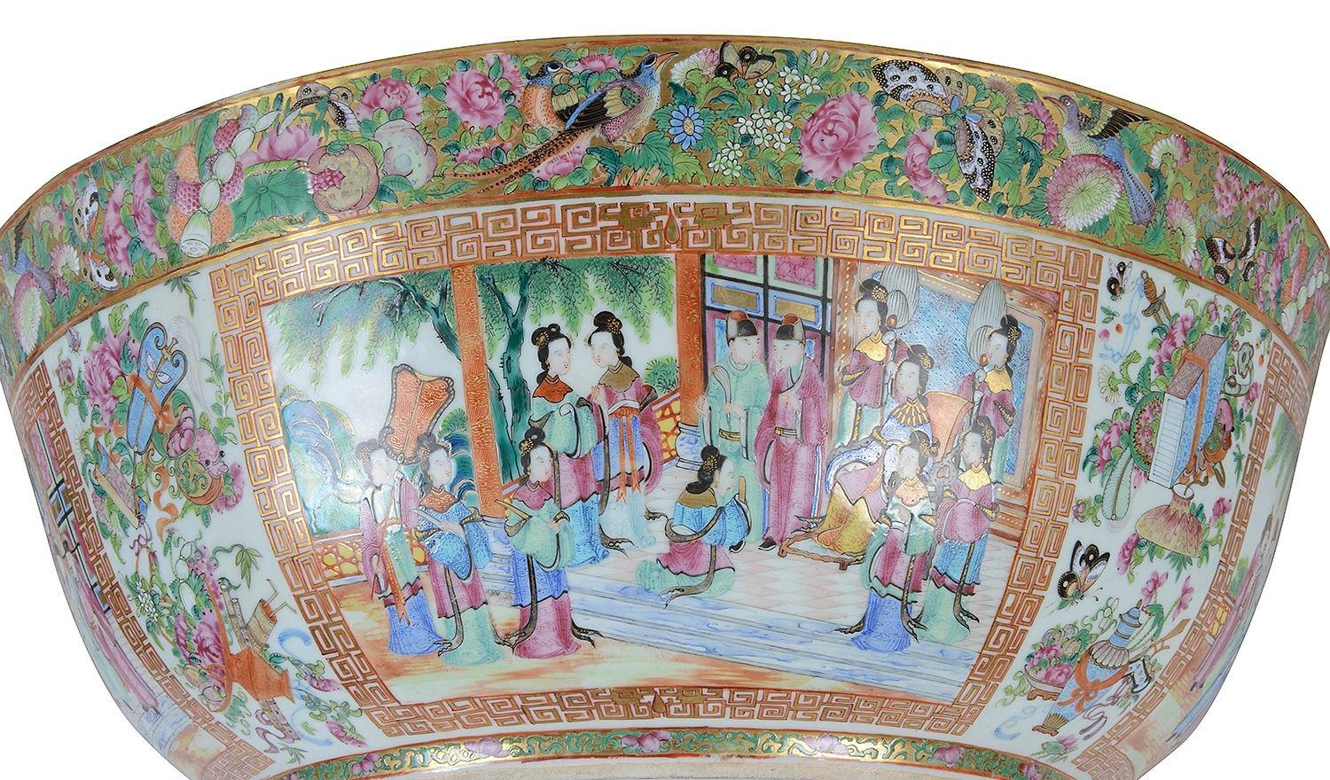 Porcelaine Grand bol à médaillon rose du 19e siècle, 51cm (20