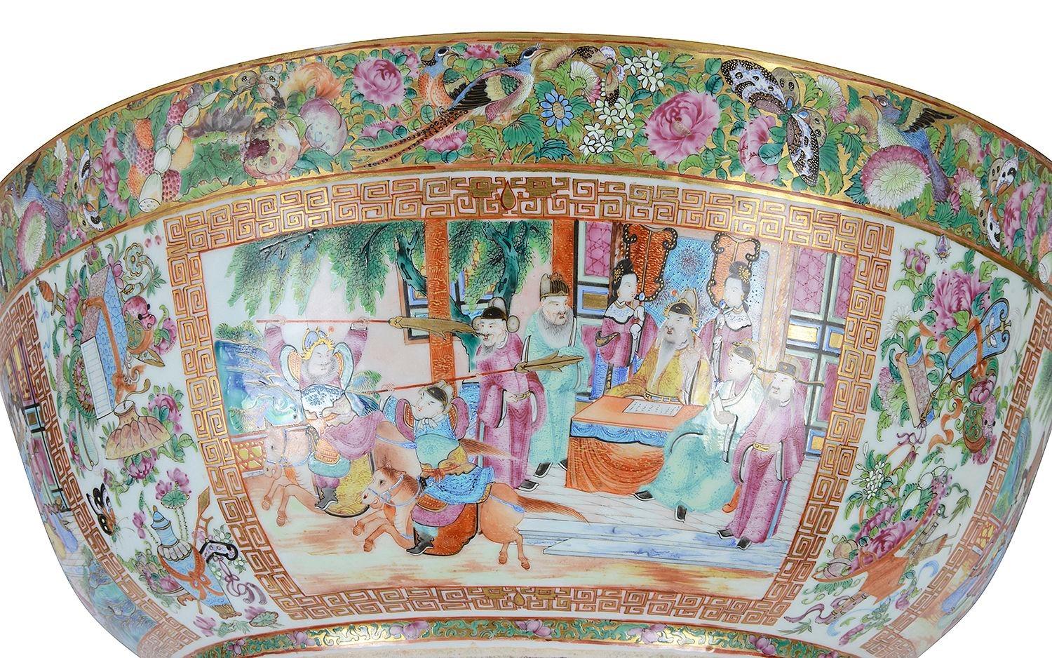 Grand bol à médaillon rose du 19e siècle, 51cm (20