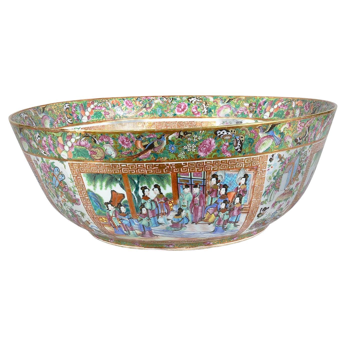 Large 19th Century Rose medallion bowl, 51cm (20") diameter For Sale