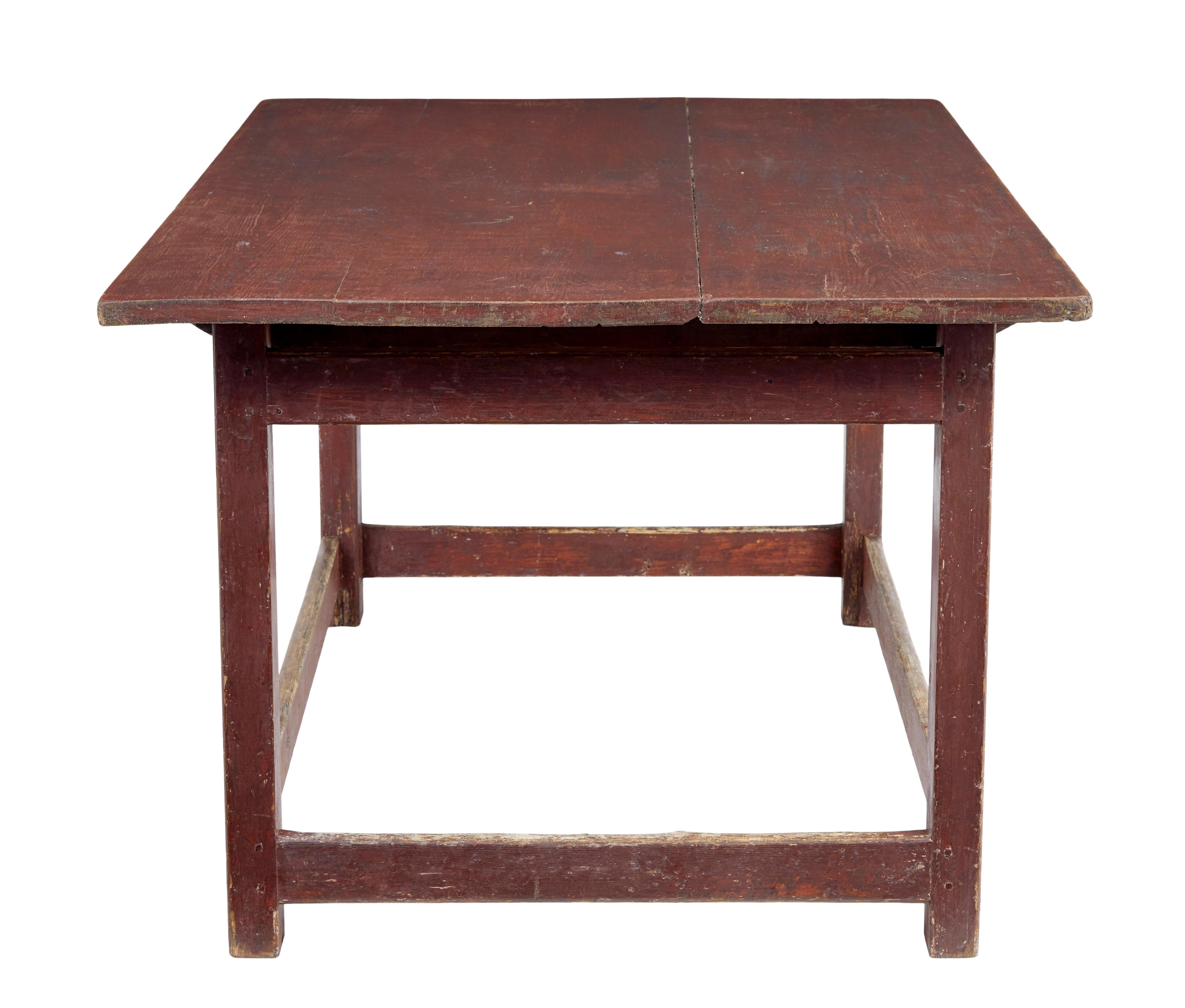 Large 19th century Scandinavian pine painted table (Handgefertigt) im Angebot