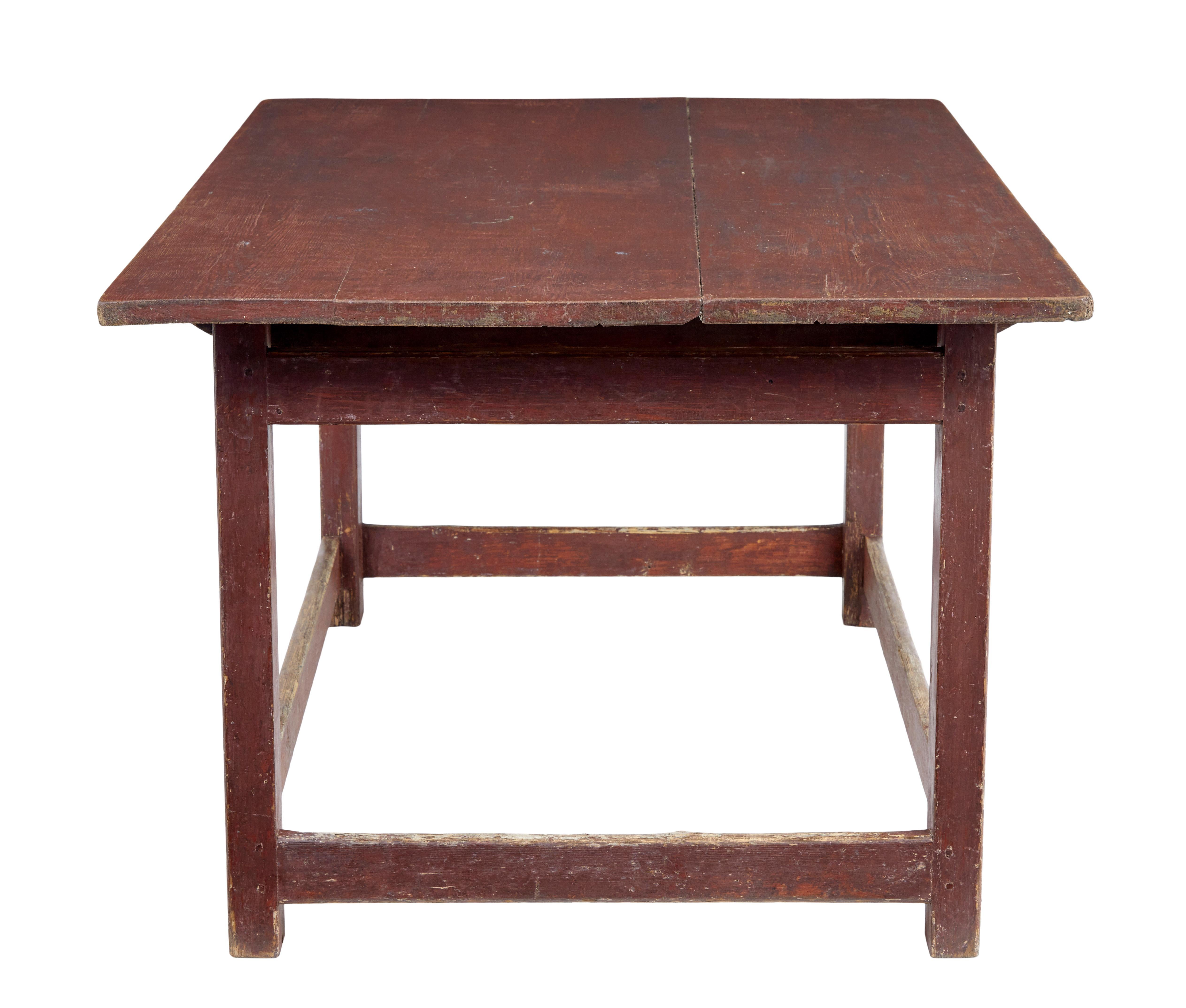 Großer bemalter Tisch aus skandinavischer Kiefer aus dem 19. im Zustand „Gut“ im Angebot in Debenham, Suffolk