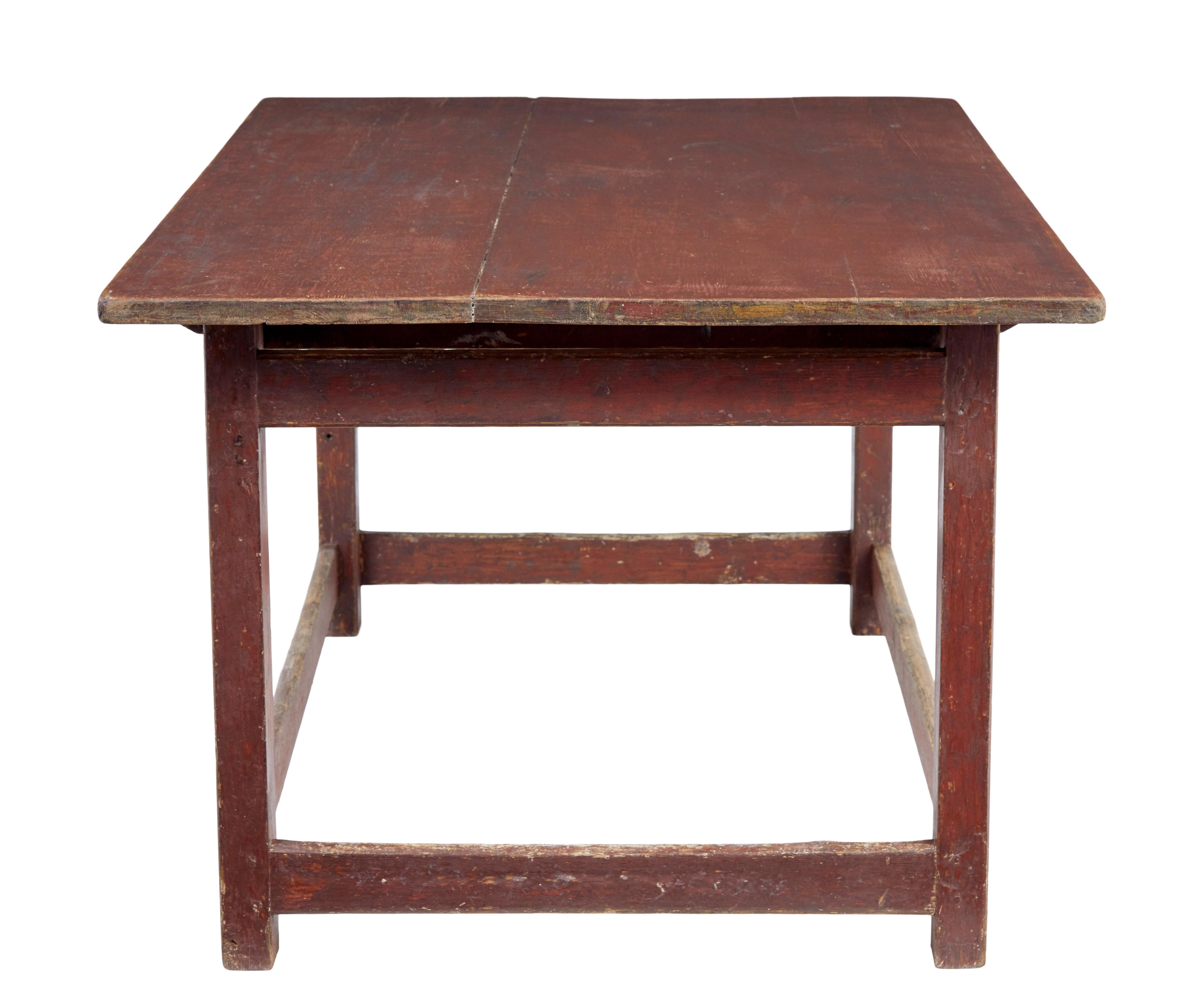 Large 19th century Scandinavian pine painted table (19. Jahrhundert) im Angebot