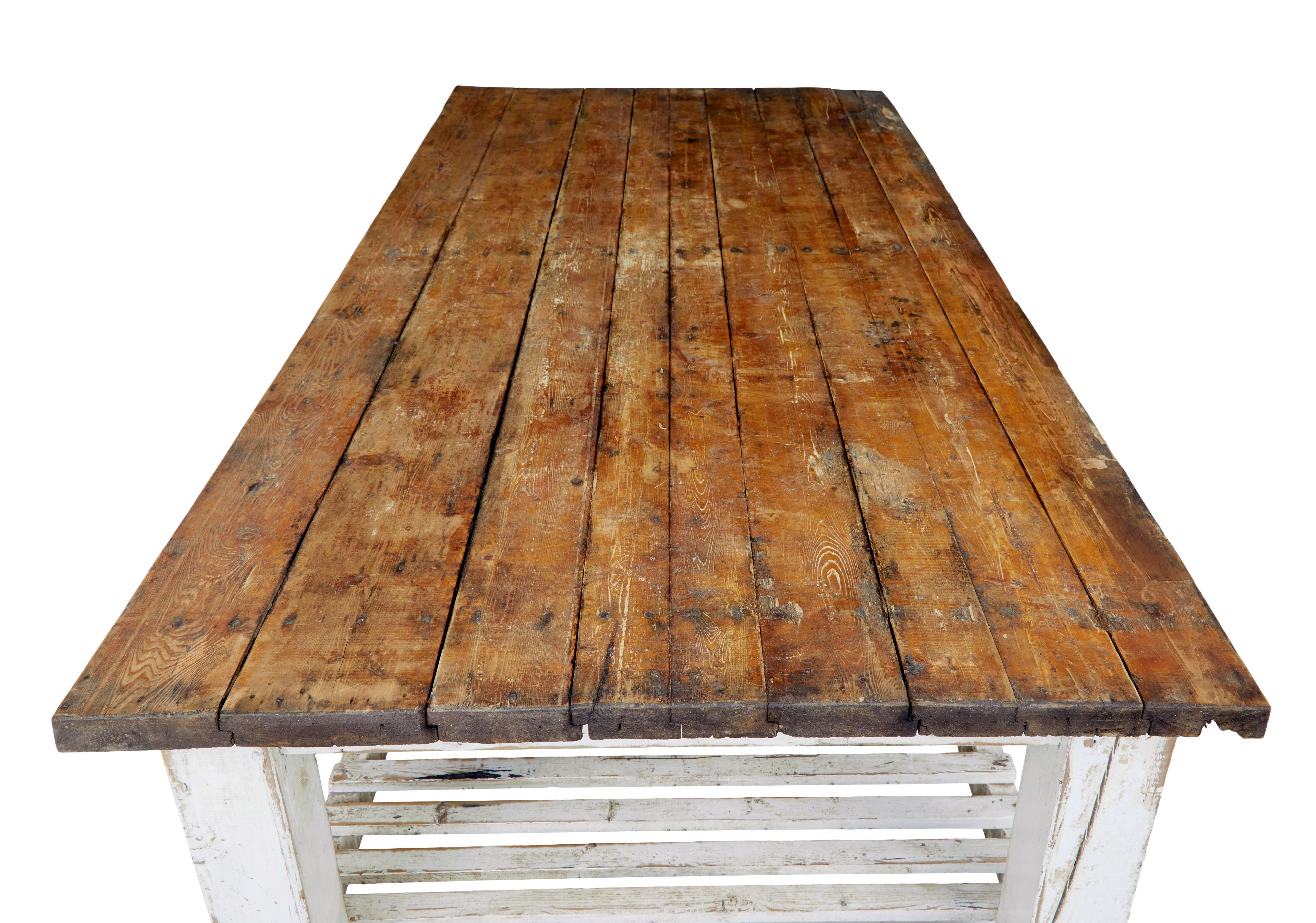 Large 19th century Scandinavian solid pine work table For Sale 3