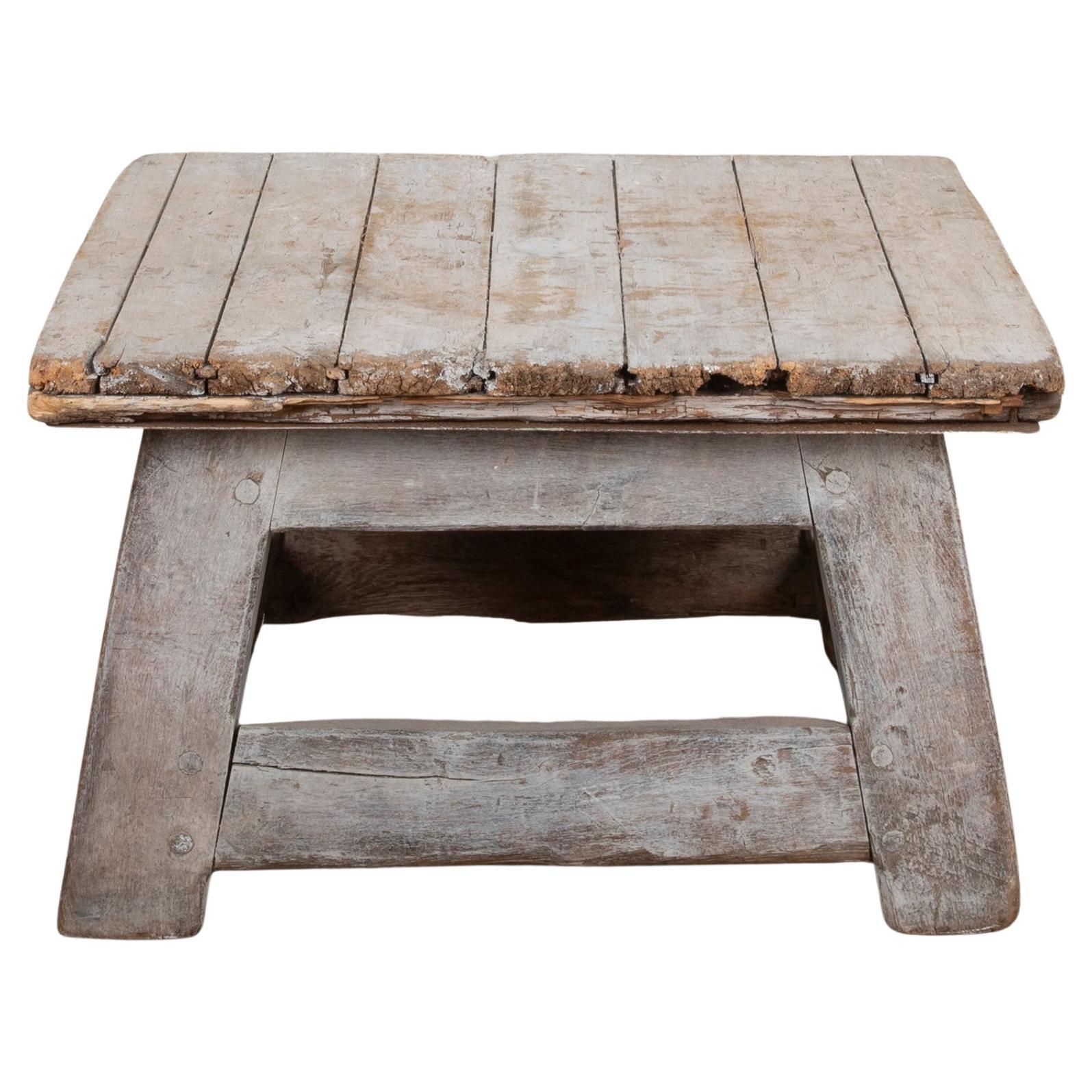 What is a sculpture stand called?