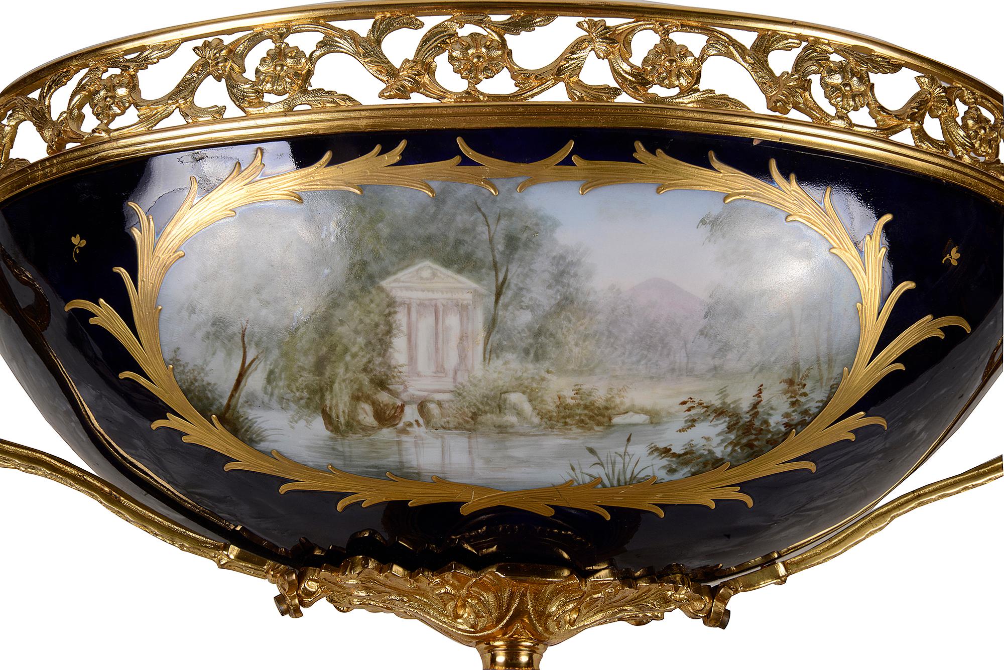 Großer Porzellan im Sevres-Stil des 19. Jahrhunderts im Angebot 3