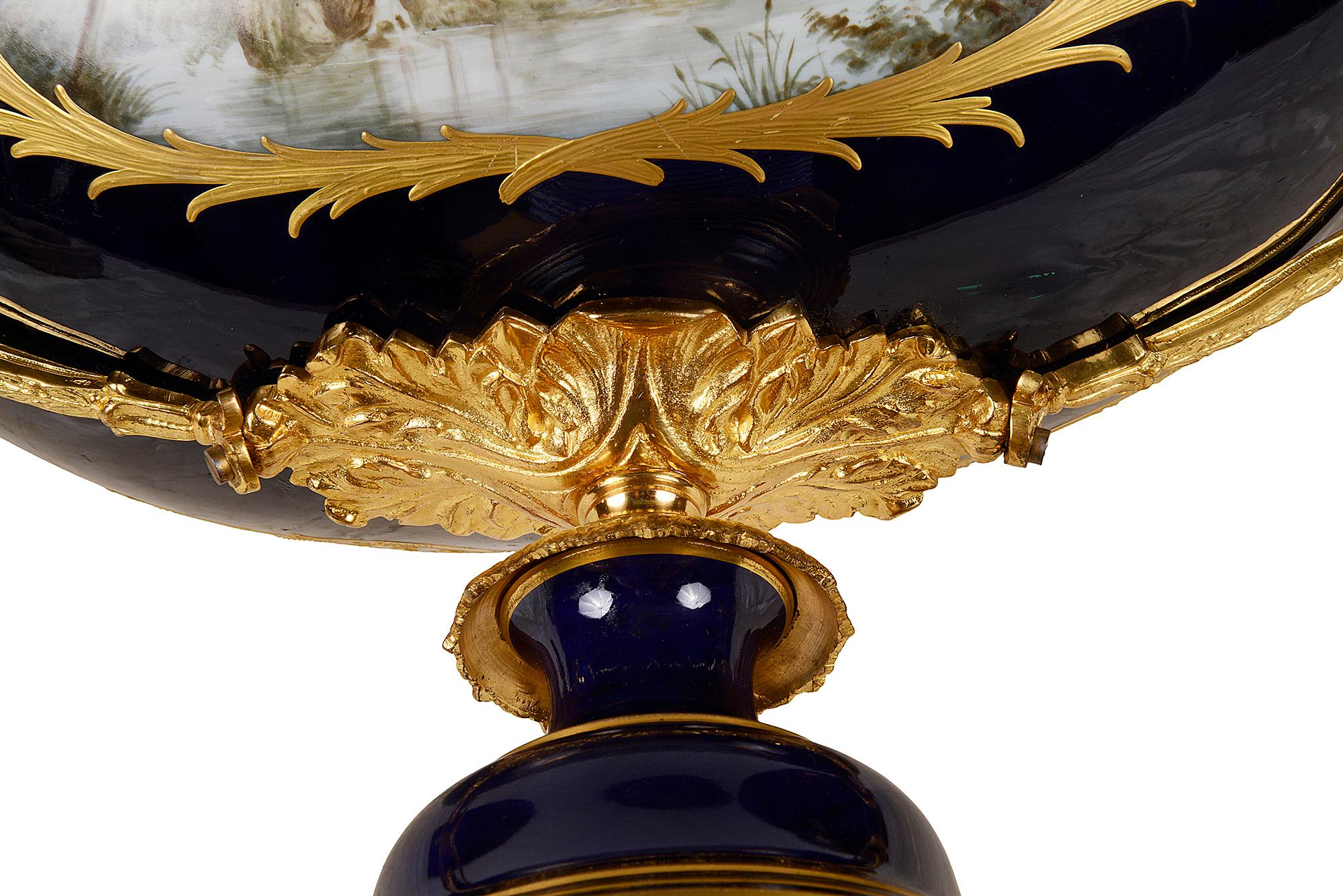 Large 19th Century Sevres Style Comport For Sale 3