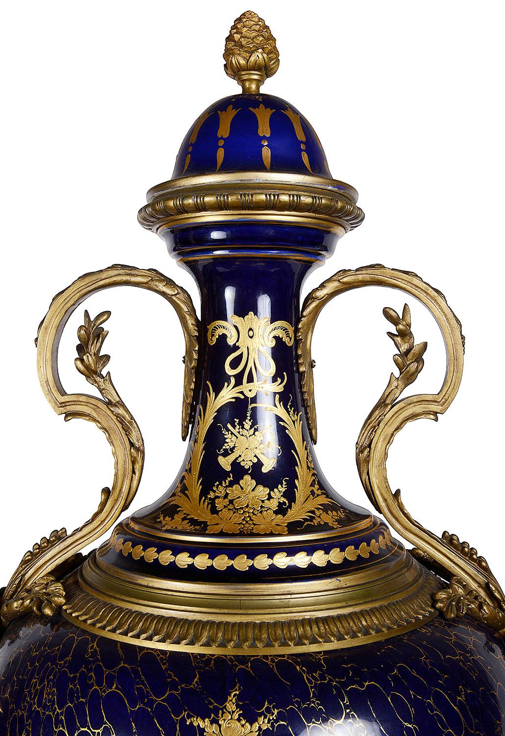 Louis XVI Large 19th Century Sèvres Style Porcelain Lidded Vase For Sale
