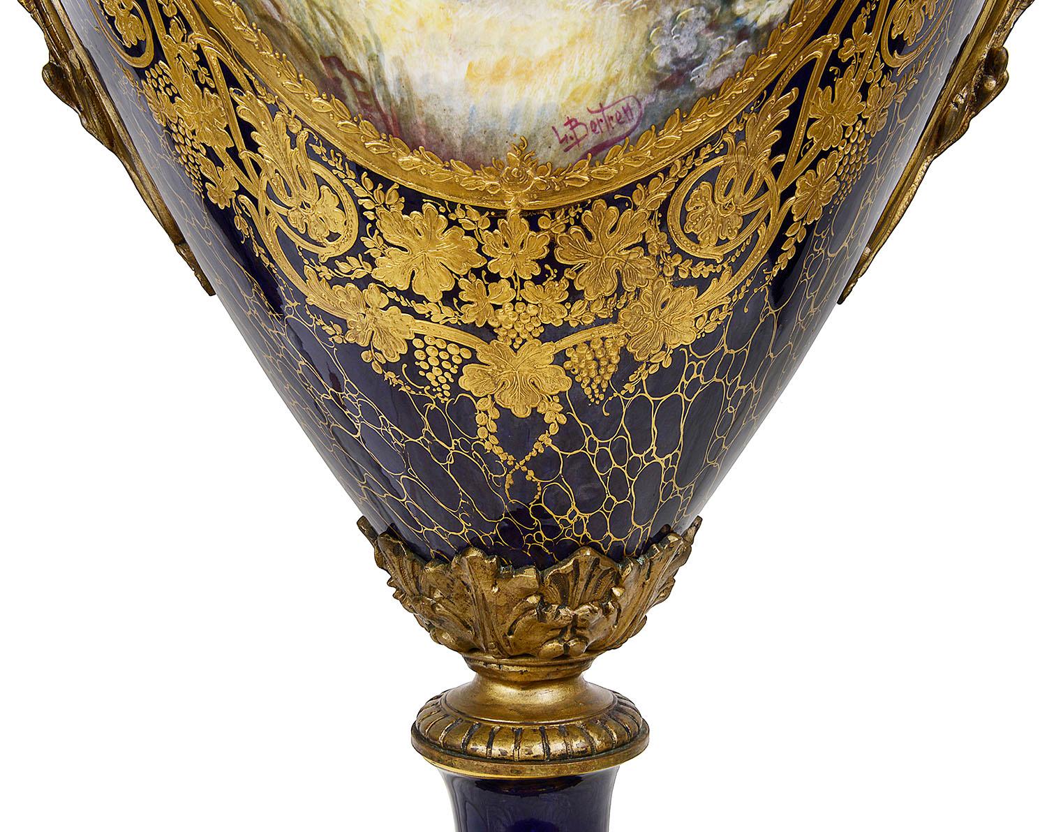 Large 19th Century Sèvres Style Porcelain Lidded Vase For Sale 3