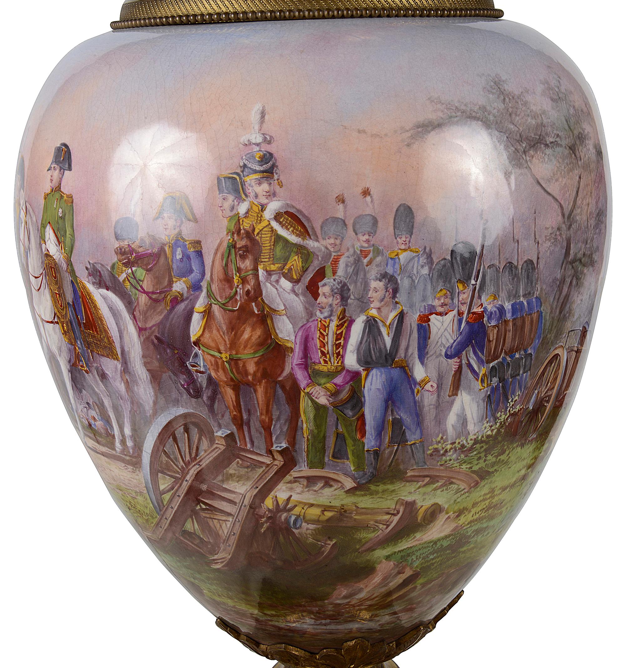 Große Vase im Sevres-Stil des 19. Jahrhunderts, Napoleon darstellt (Porzellan) im Angebot