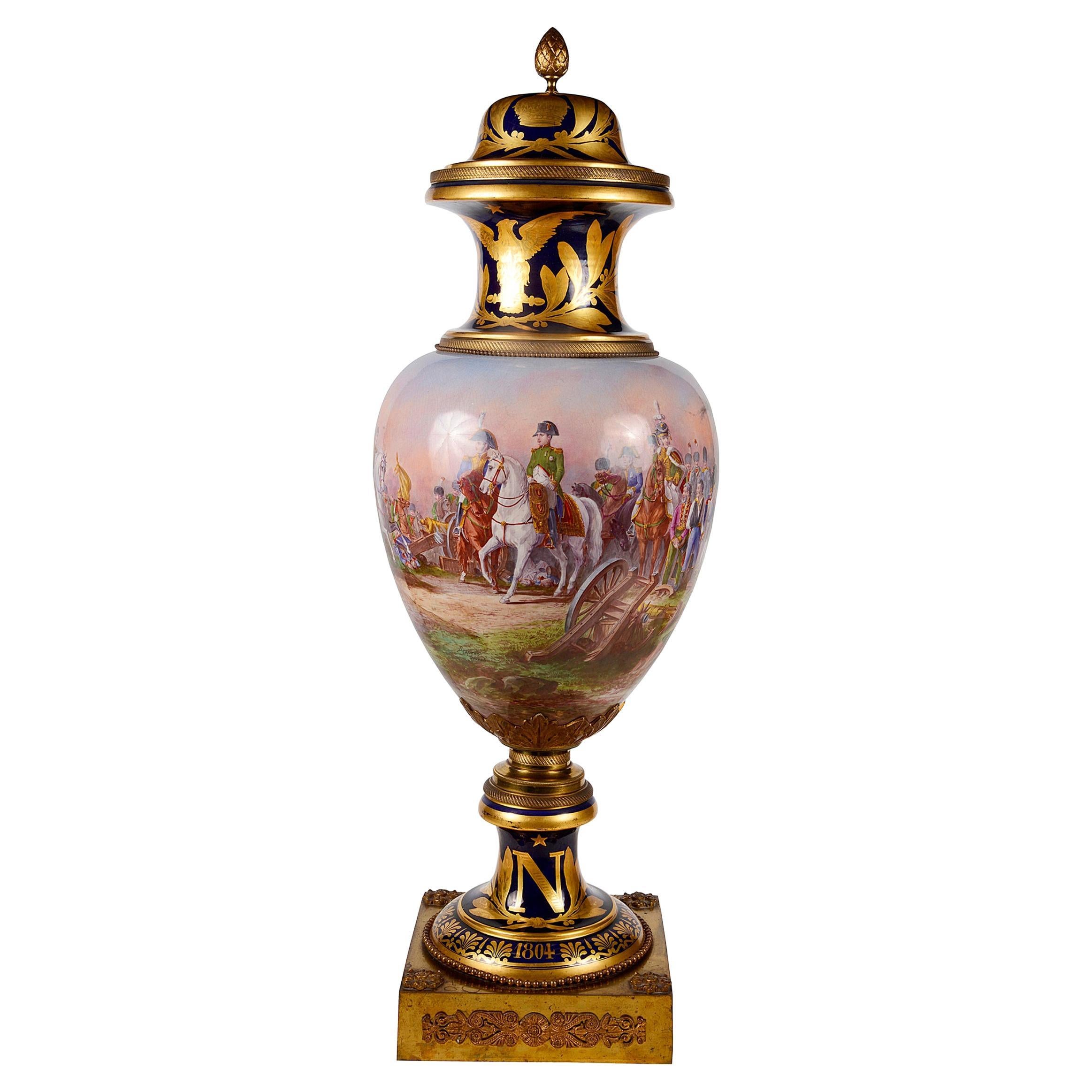 Große Vase im Sevres-Stil des 19. Jahrhunderts, Napoleon darstellt