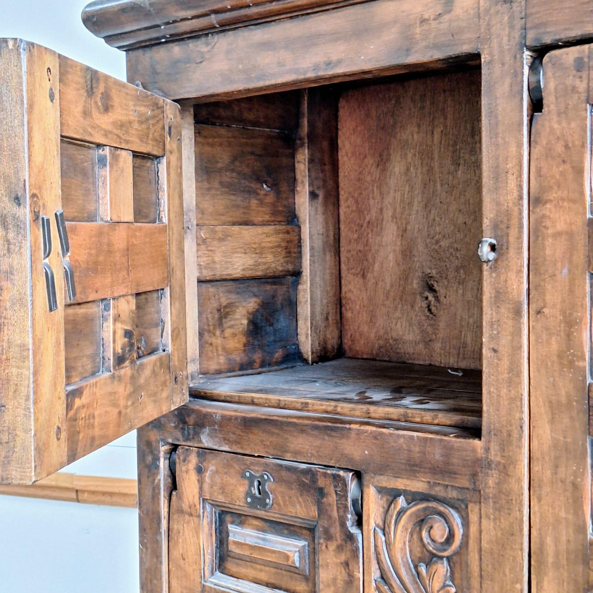 Large 19th century Spanish Baroque Catalan sideboard/table For Sale 8
