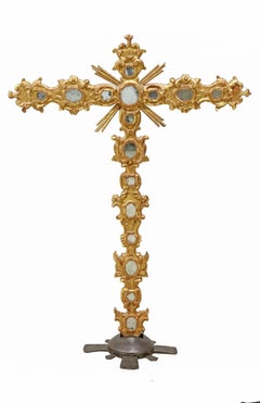 Grande croix d'autel de procession d'église religieuse espagnole en bois doré du 19ème siècle