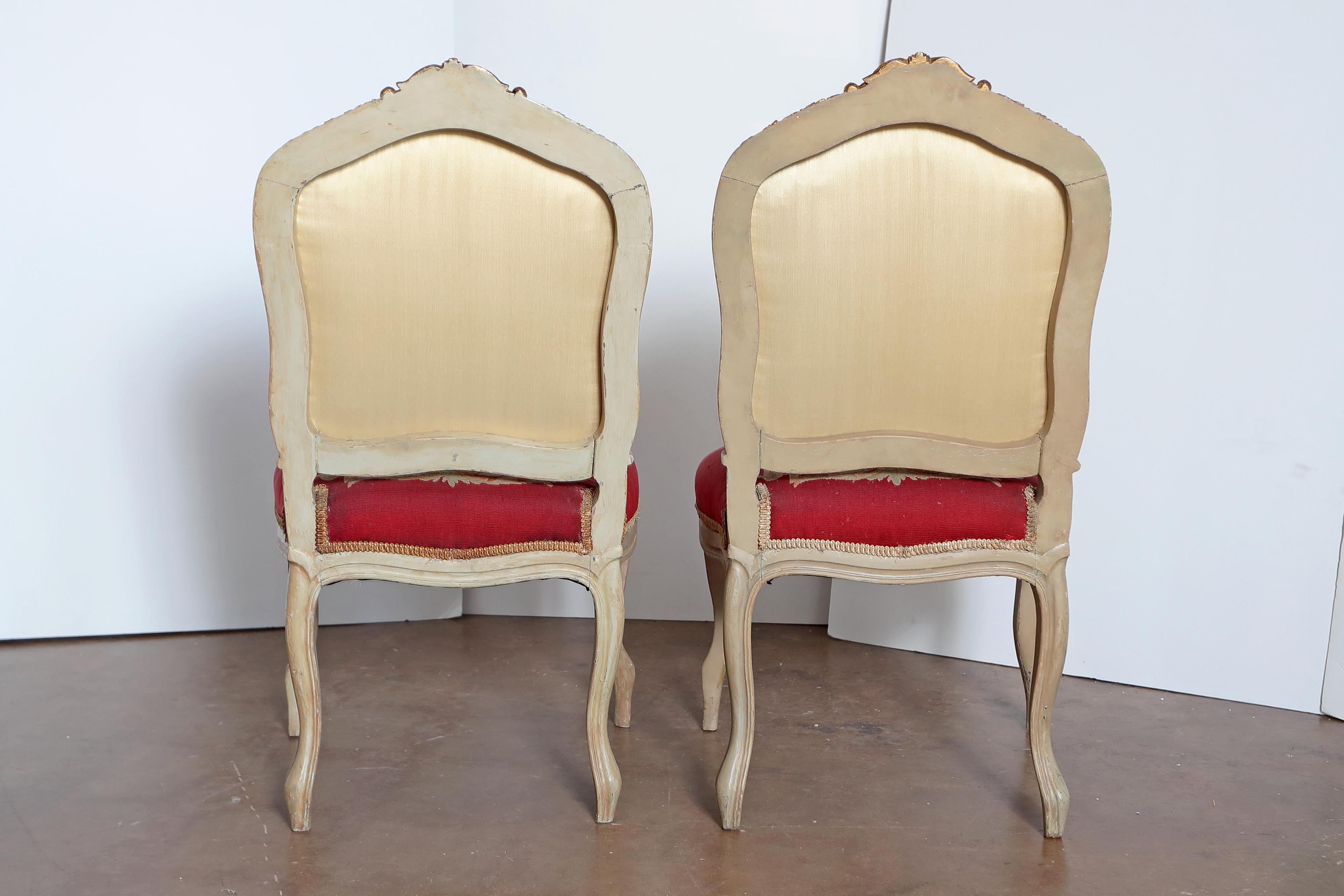 Grande suite de chaises et banquette en tapisserie d'Aubusson de style Louis XV du 19ème siècle en vente 2